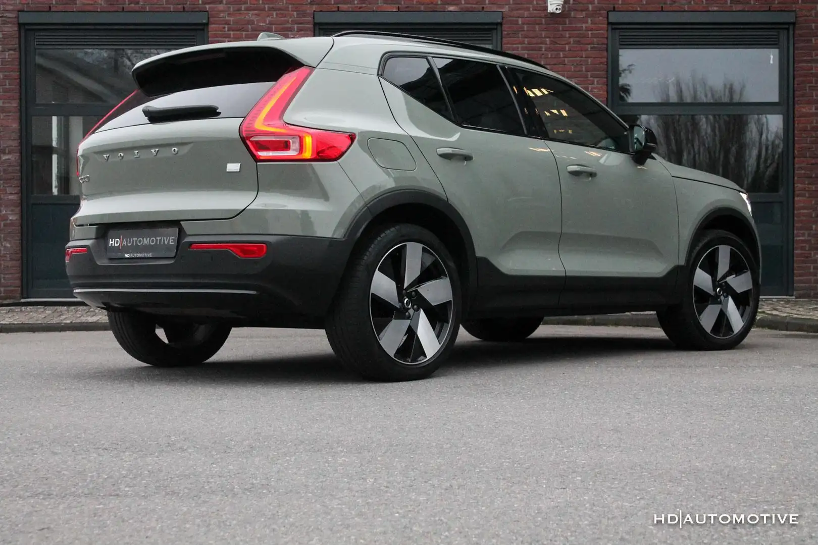 Volvo XC40 1.5 T5 Plug-in hybrid Ultimate Dark PANO 360 H/K Vert - 2