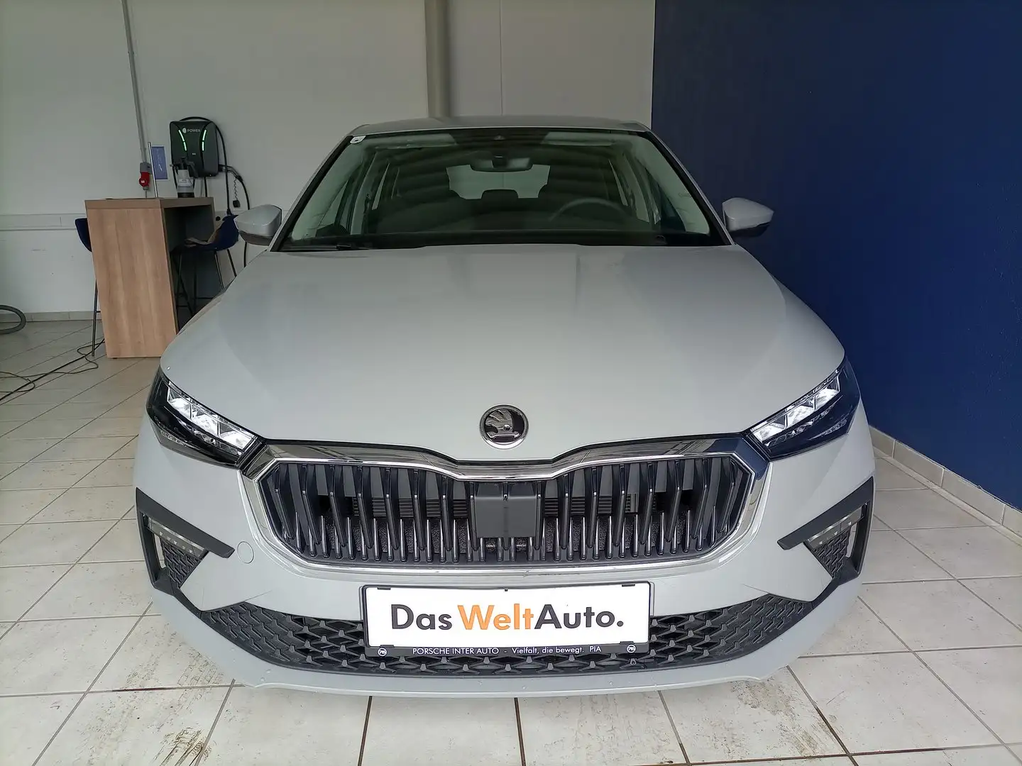 Skoda Scala Essence TSI Gris - 2