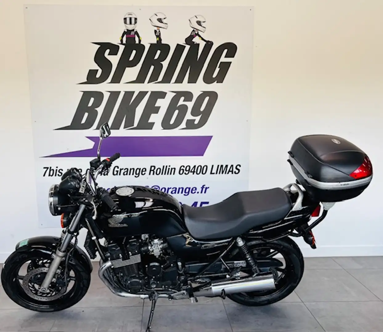Honda CB 750 Noir - 1
