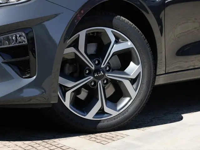 Kia Ceed view 5