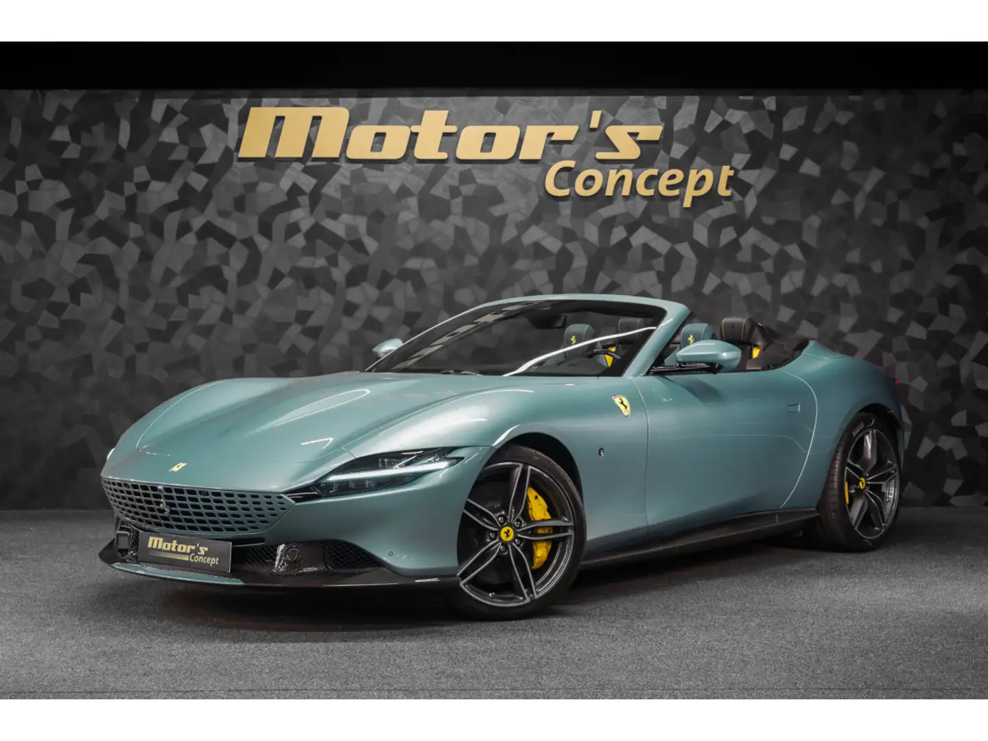 FERRARI Roma