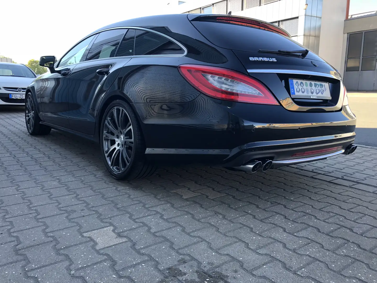 Mercedes-Benz CLS 350 Shooting Brake CDI 4Matic 7G-TRONIC Edition 1 Schwarz - 2