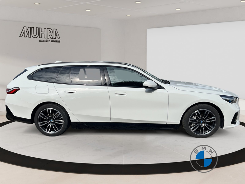 BMW 550 e xDrive Touring M Sport 19" AHK Pano B&W — photo 6