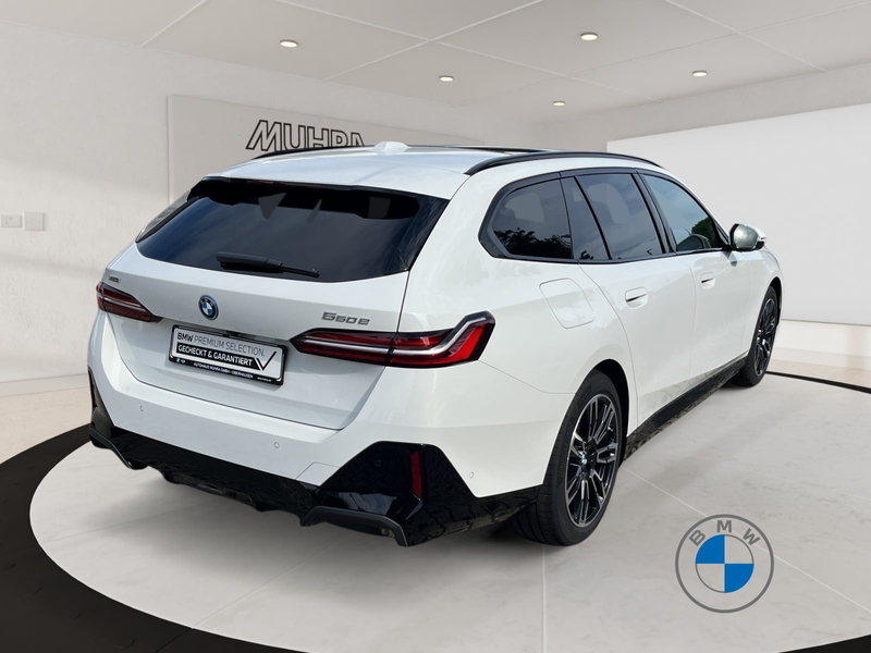 BMW 550 e xDrive Touring M Sport 19" AHK Pano B&W — photo 5
