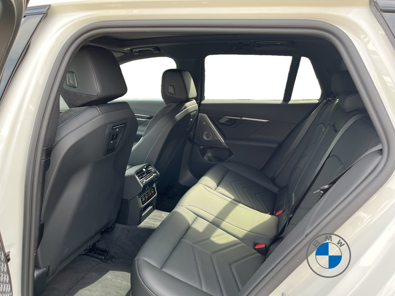 BMW 550 e xDrive Touring M Sport 19" AHK Pano B&W — photo 15