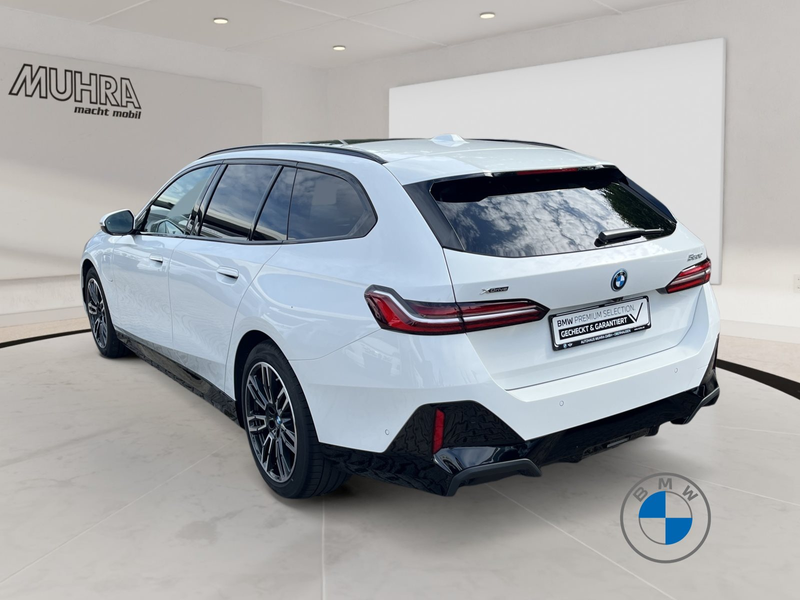 BMW 550 e xDrive Touring M Sport 19" AHK Pano B&W — photo 4