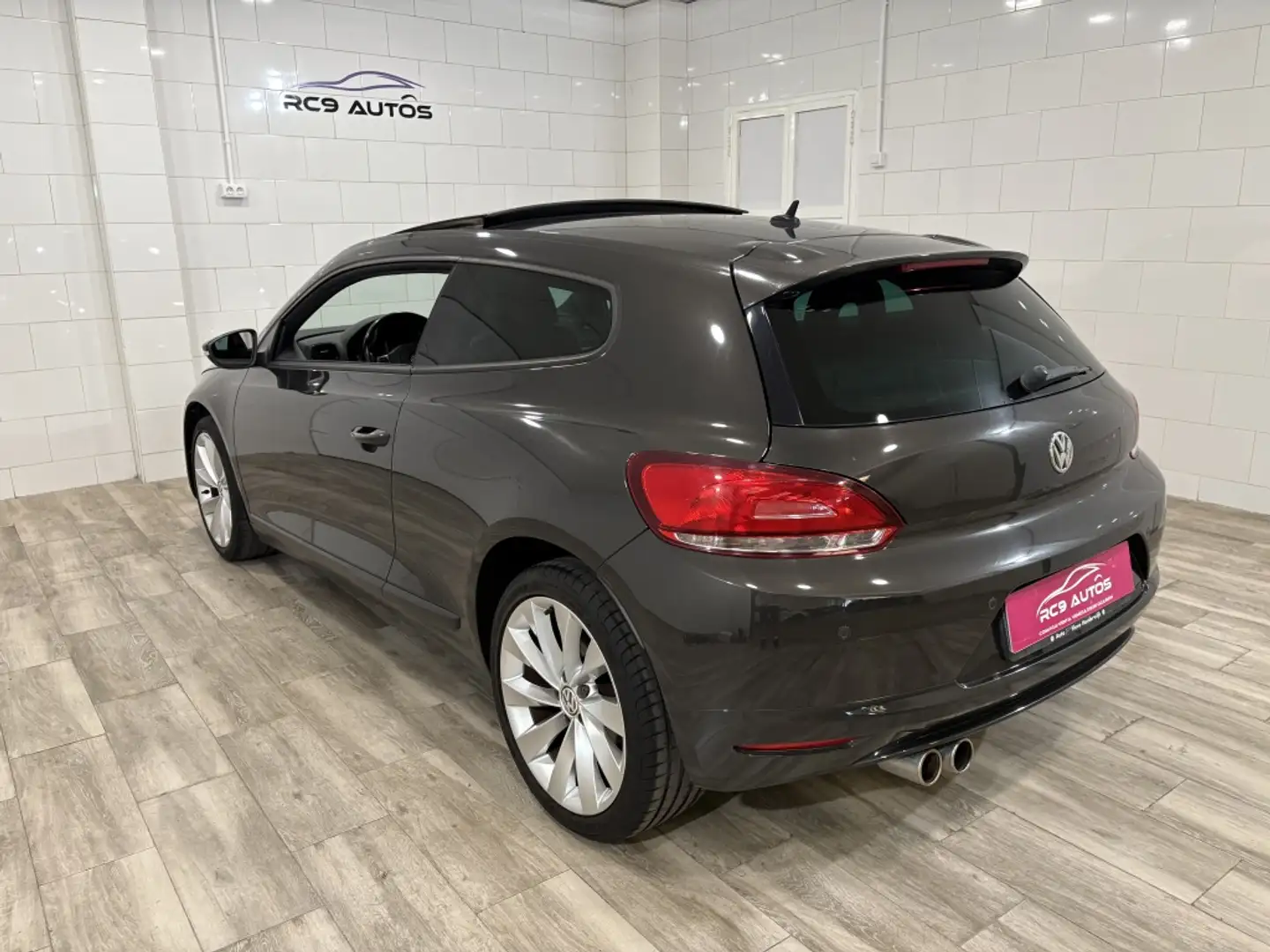 Volkswagen Scirocco 1.4 TSI DSG 160 Noir - 2