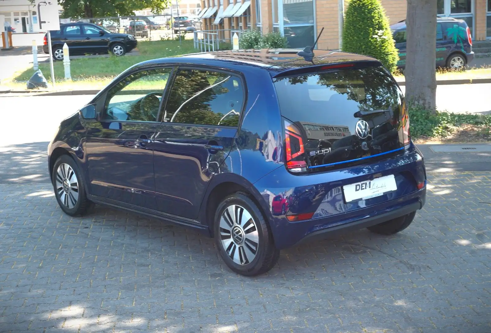 Volkswagen up! e-up! United / 1.HD / R-Kam/ Temp./ Sitzheit plava - 2