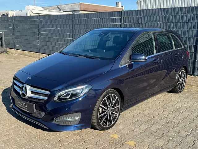Mercedes-Benz B 180 d Edition (PANO/SHZ/R KAM/AHK