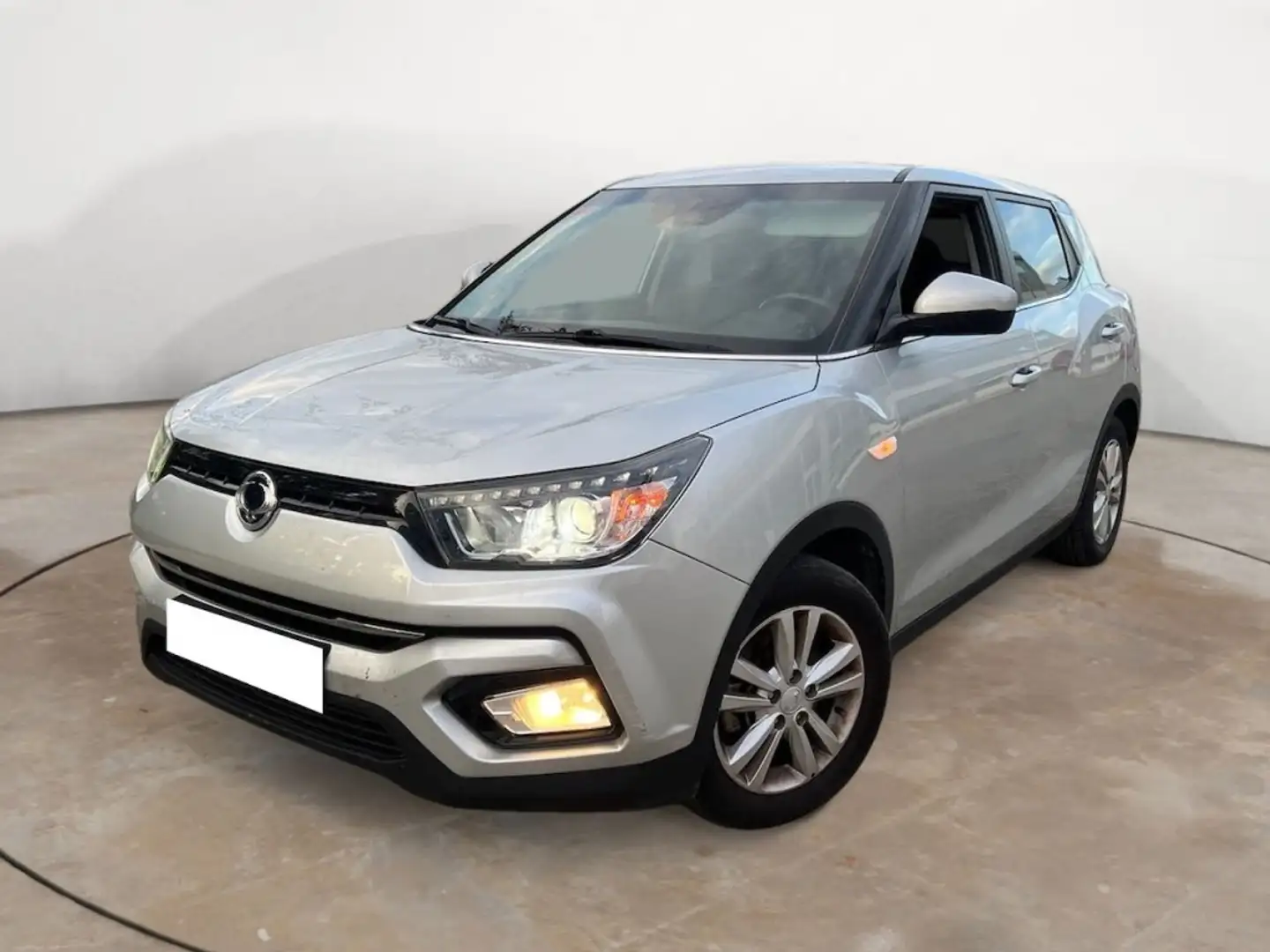 SsangYong Tivoli G16 Limited 4x2 Grau - 1
