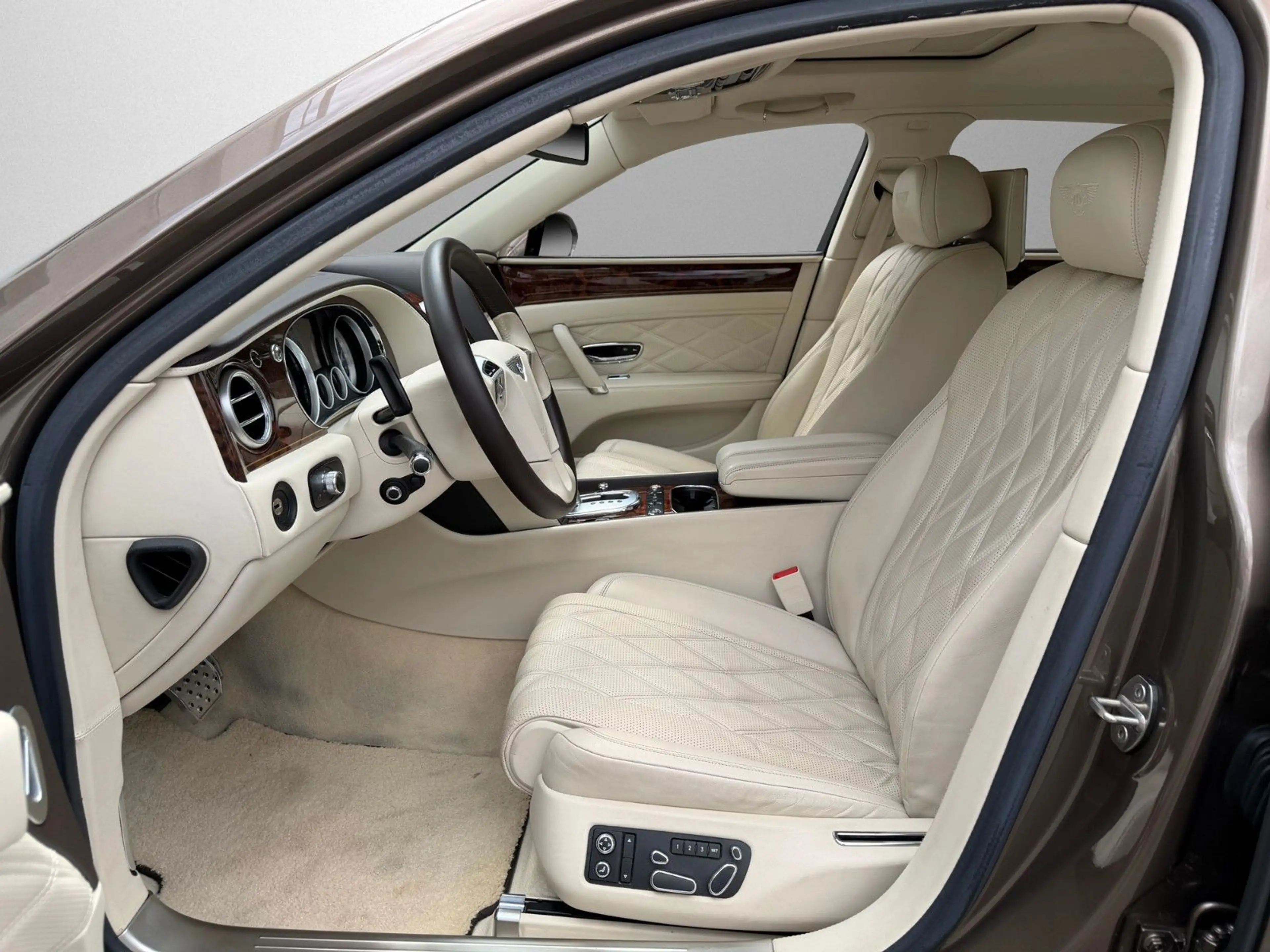 Bentley Flying Spur W12 Mulliner - BENTLEY BERLIN - — photo 9