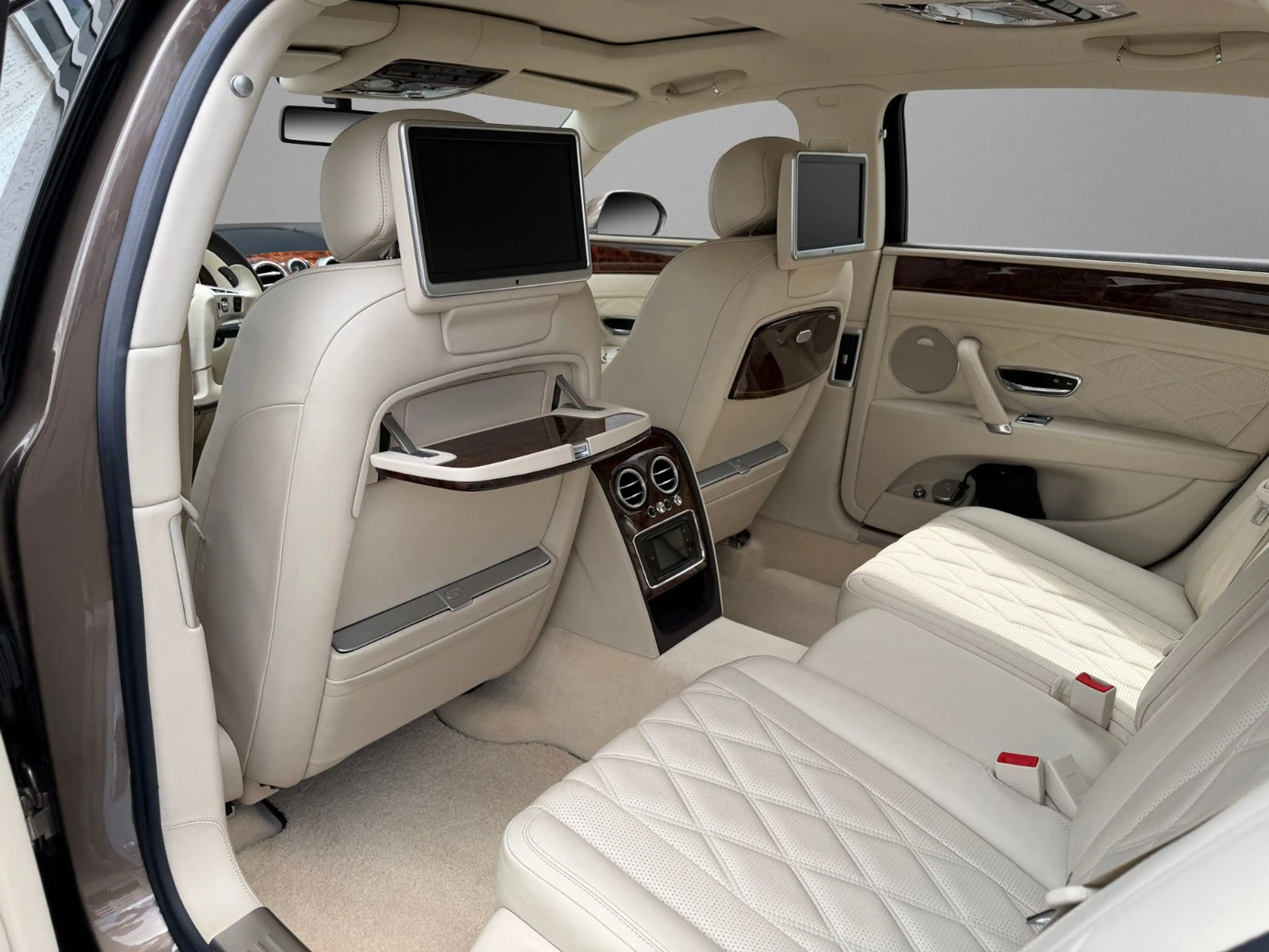 Bentley Flying Spur W12 Mulliner - BENTLEY BERLIN - — photo 14