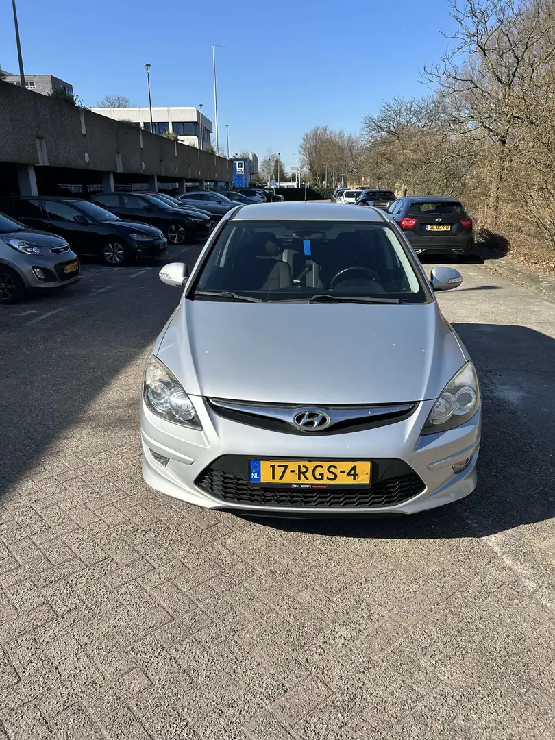 Hyundai i30 1.6 blue Classic Zilver - 1