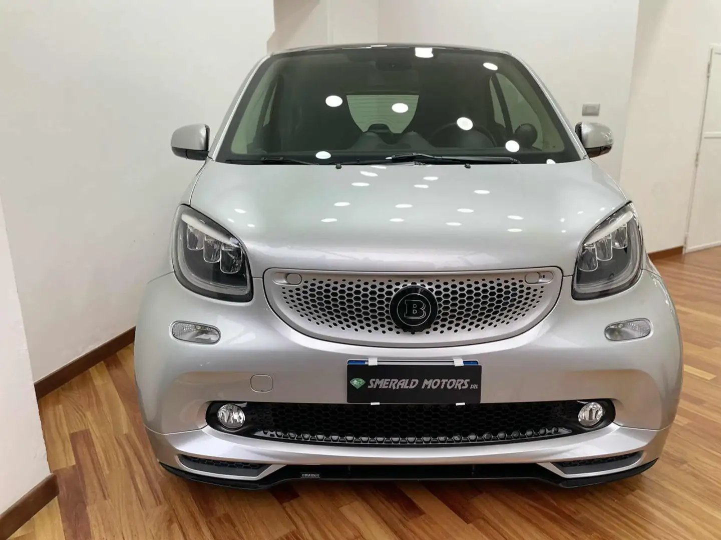 smart forTwo BRABUS 0.9 Turbo twinamic Xclusive KIT 125R Zilver - 2
