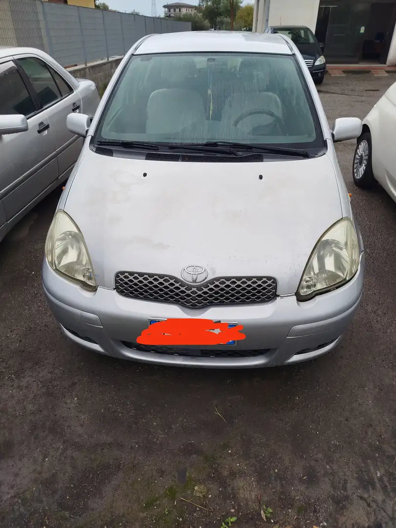 Toyota Yaris Yaris 5p 1.4 d-4d Sol Argento - 2