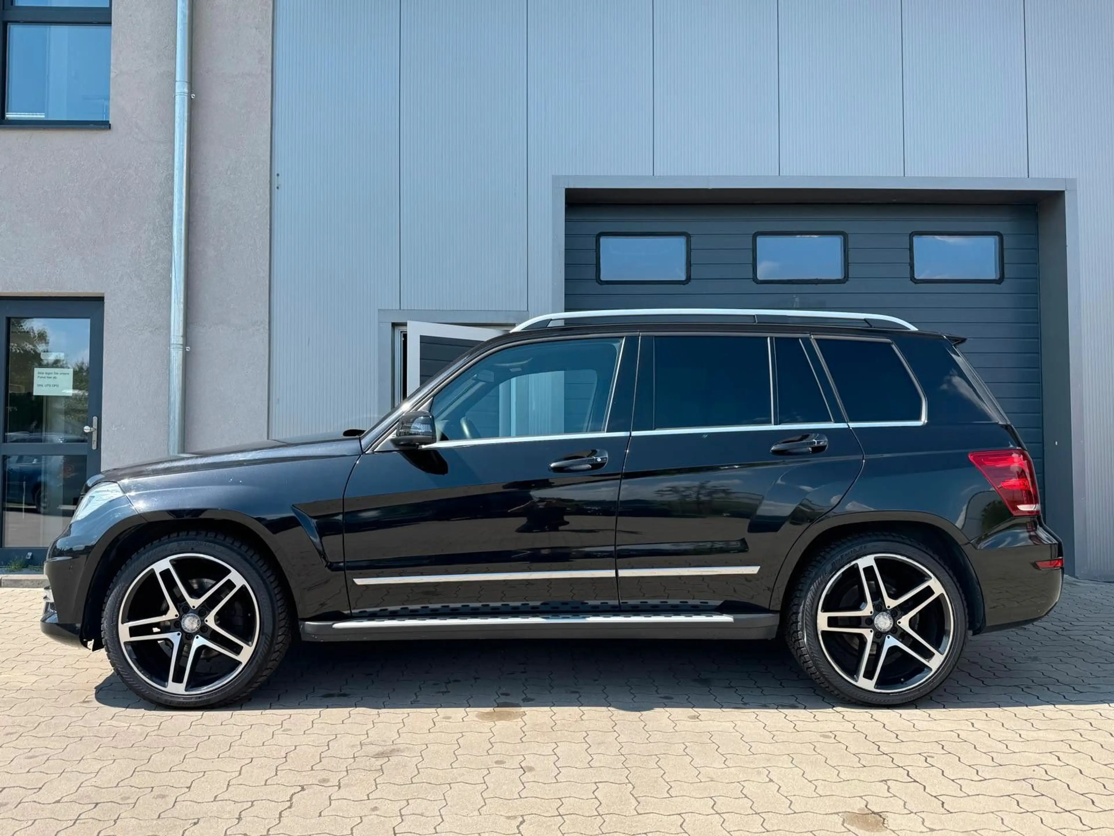 Mercedes-Benz GLK 350 4Matic AMG-LINE/ACC/SHZ/360°Kamera — photo 3