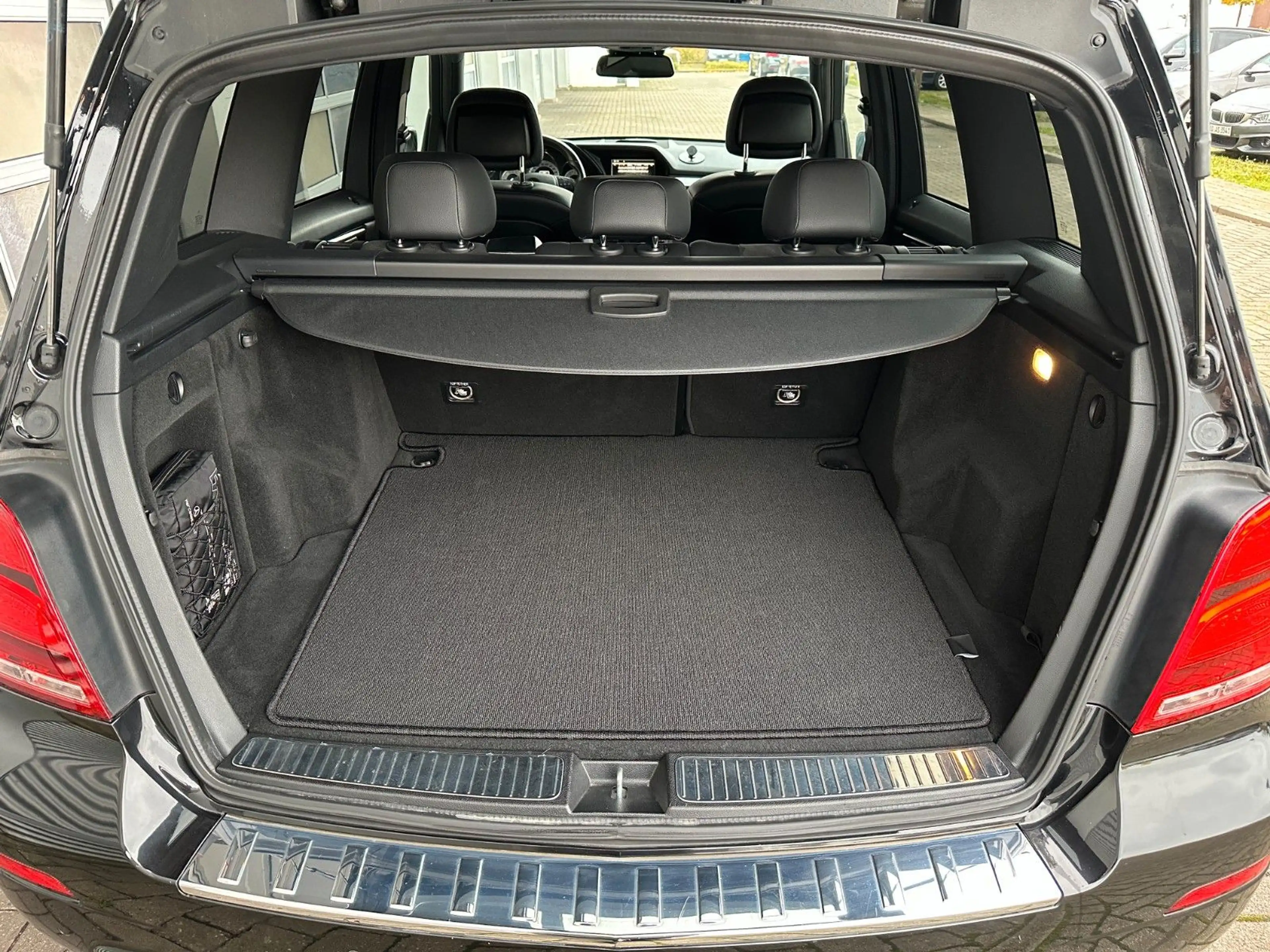 Mercedes-Benz GLK 350 4Matic AMG-LINE/ACC/SHZ/360°Kamera — photo 15