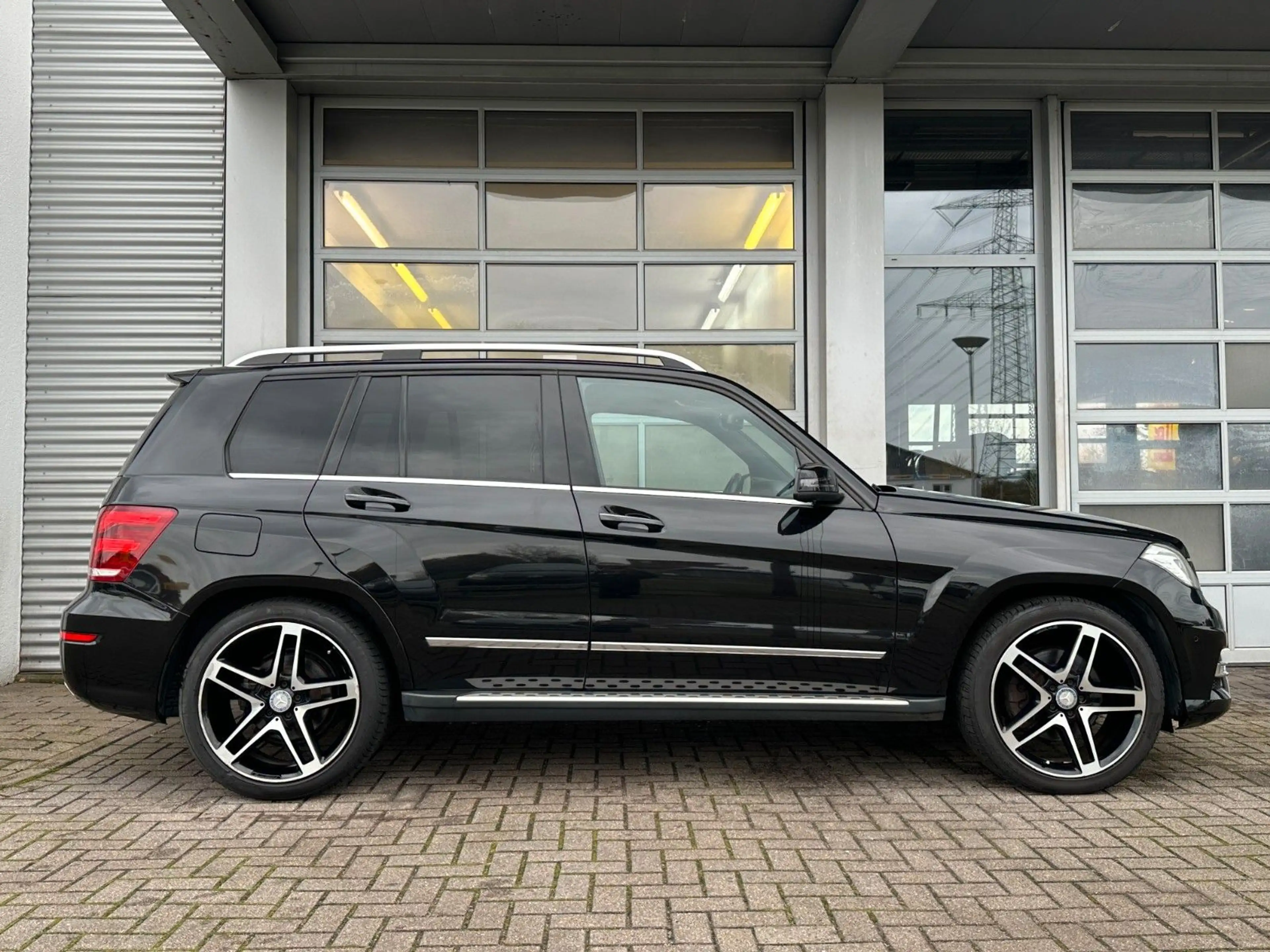 Mercedes-Benz GLK 350 4Matic AMG-LINE/ACC/SHZ/360°Kamera — photo 9