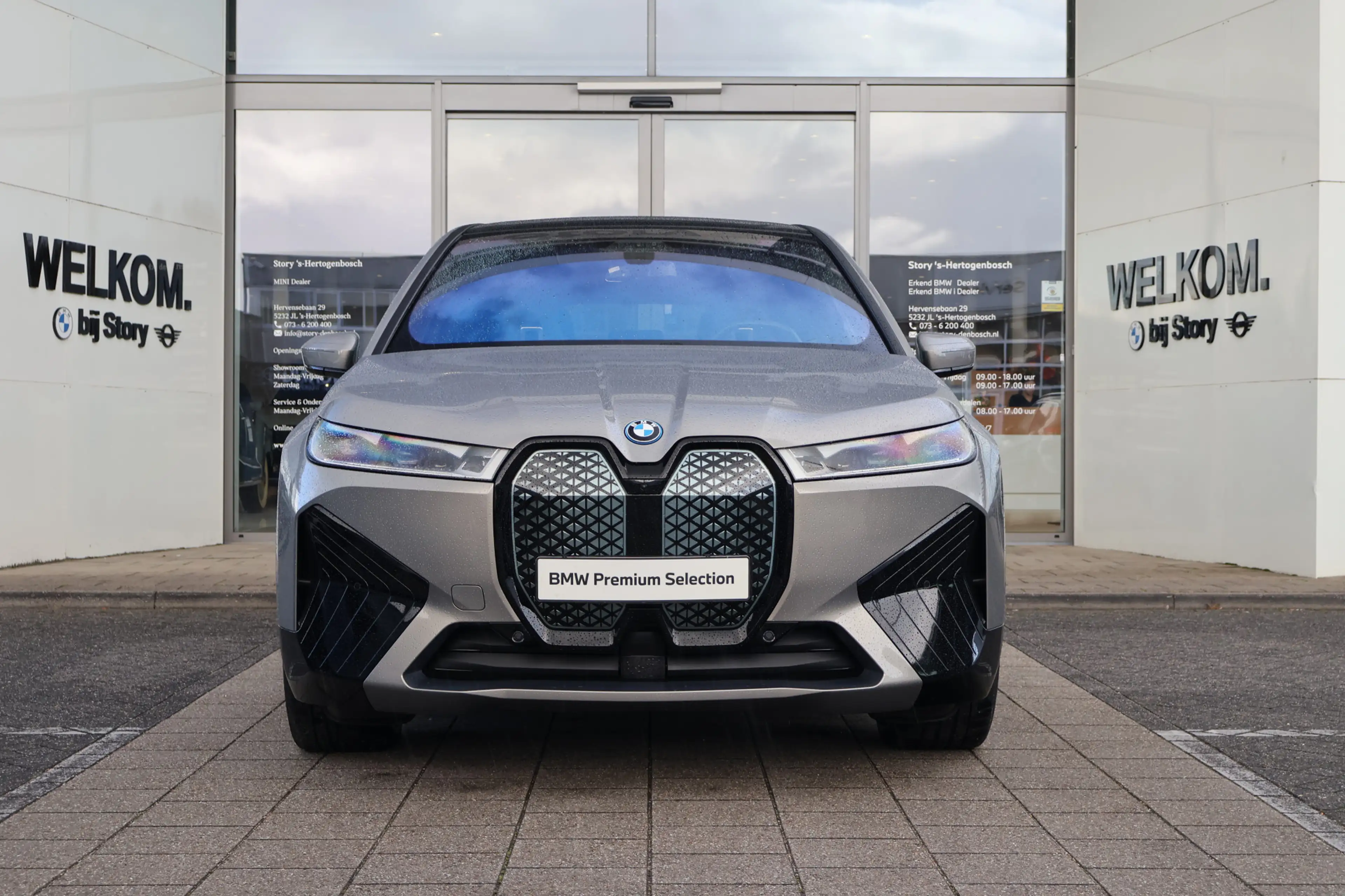 BMW iX xDrive40 / Sportpakket / Panoramadak Sky Lounge / — photo 3