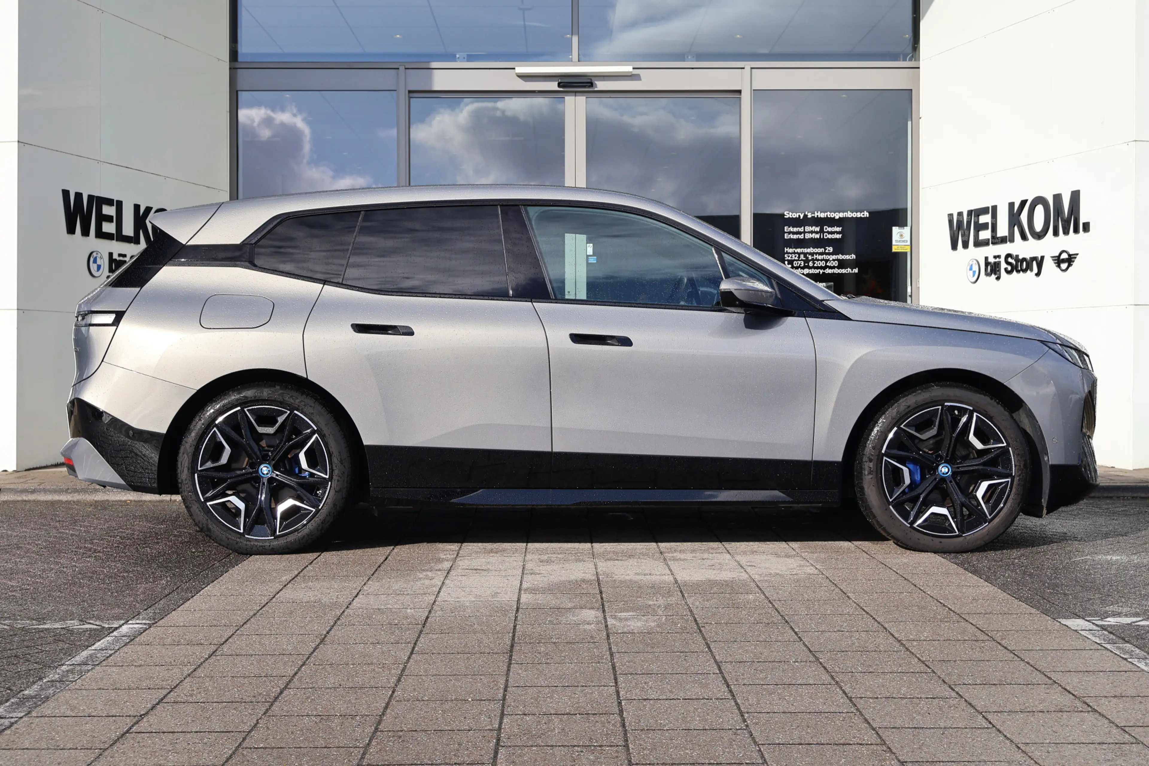 BMW iX xDrive40 / Sportpakket / Panoramadak Sky Lounge / — photo 10
