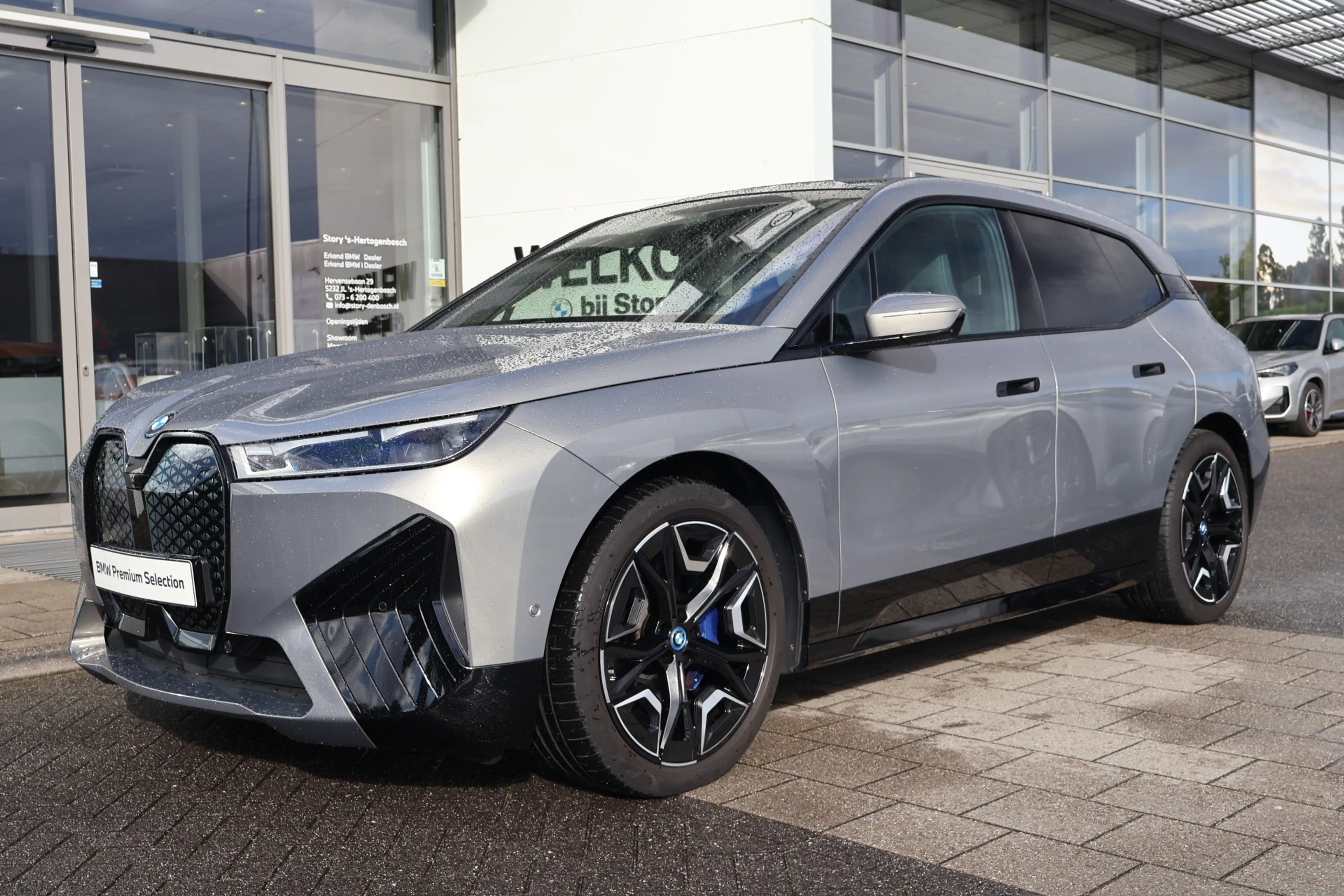 BMW iX xDrive40 / Sportpakket / Panoramadak Sky Lounge / — photo 5