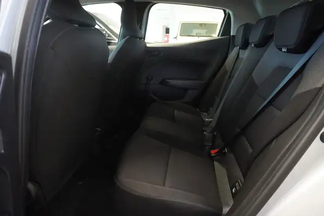 Renault Clio view 9