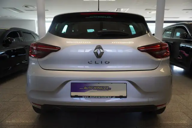 Renault Clio view 6