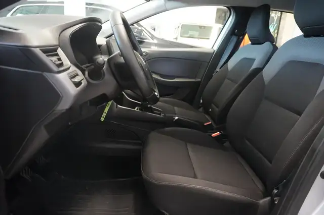 Renault Clio view 8