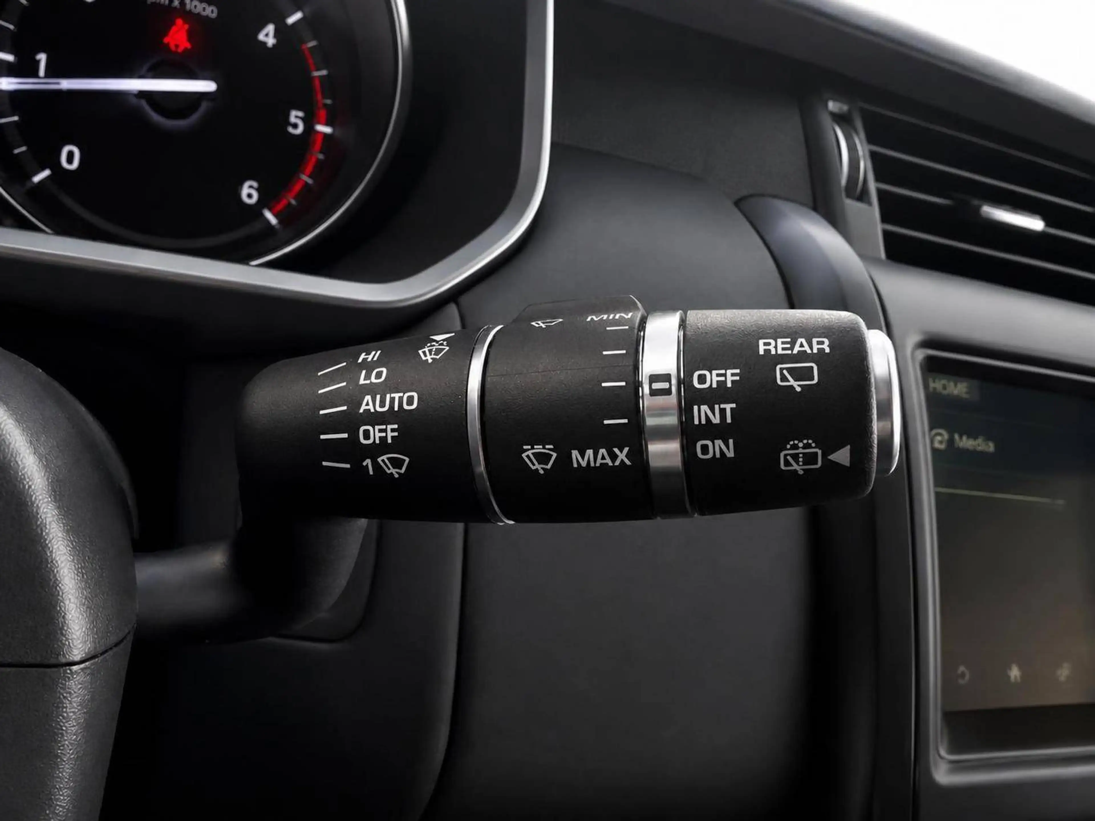 Land Rover Discovery S SD4 — photo 10