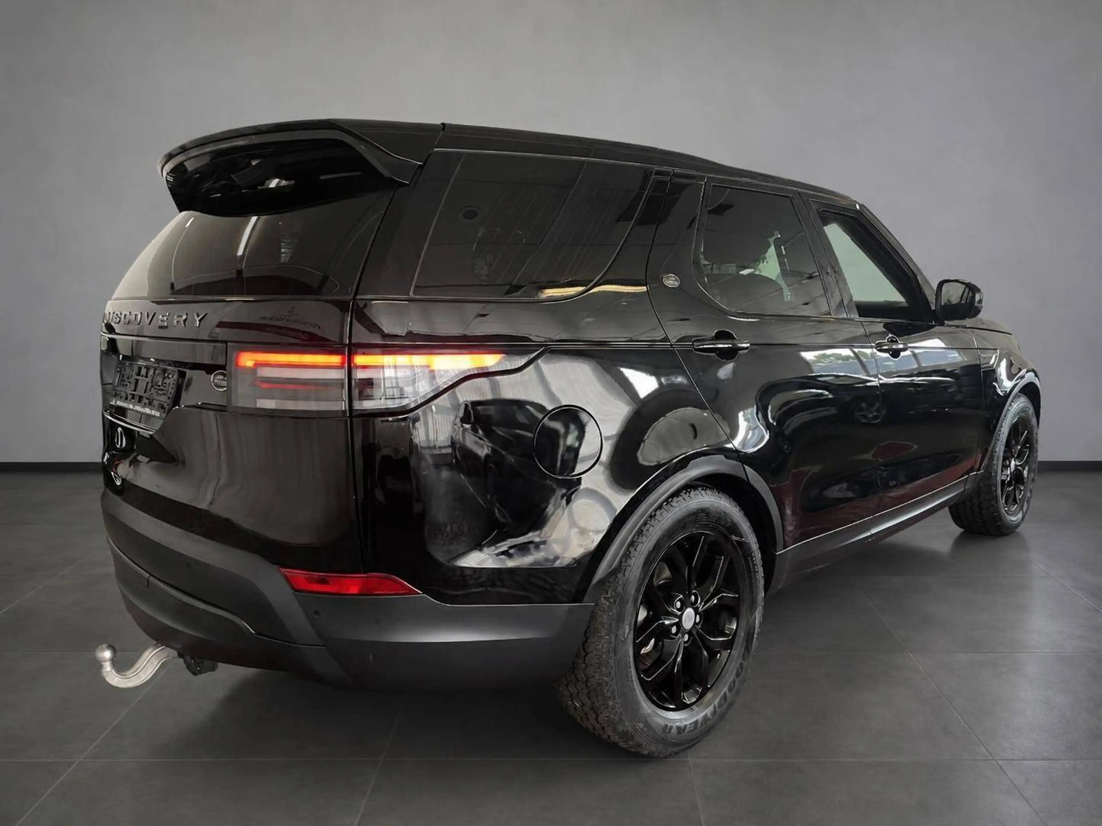 Land Rover Discovery S SD4 — photo 7