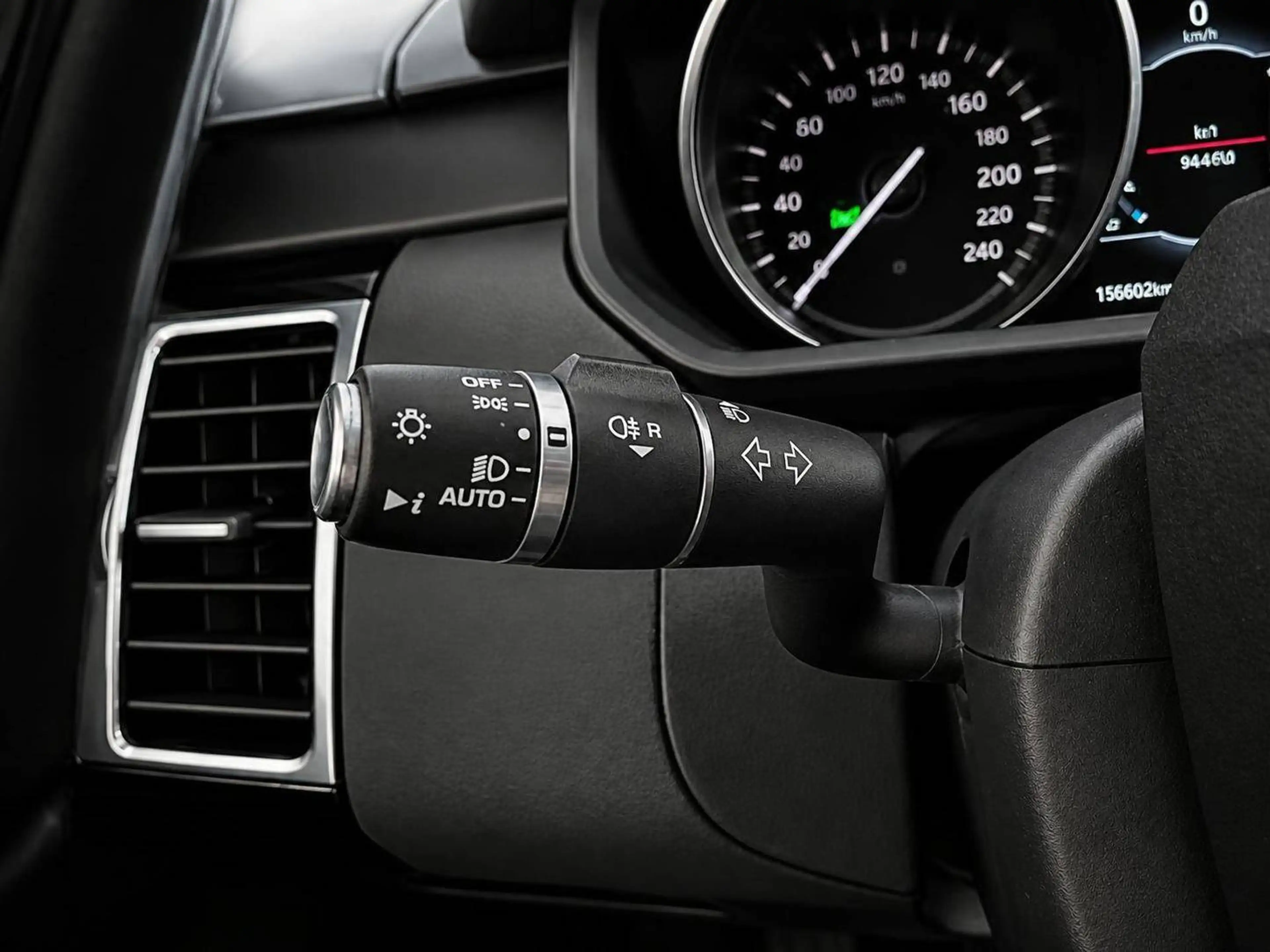 Land Rover Discovery S SD4 — photo 9