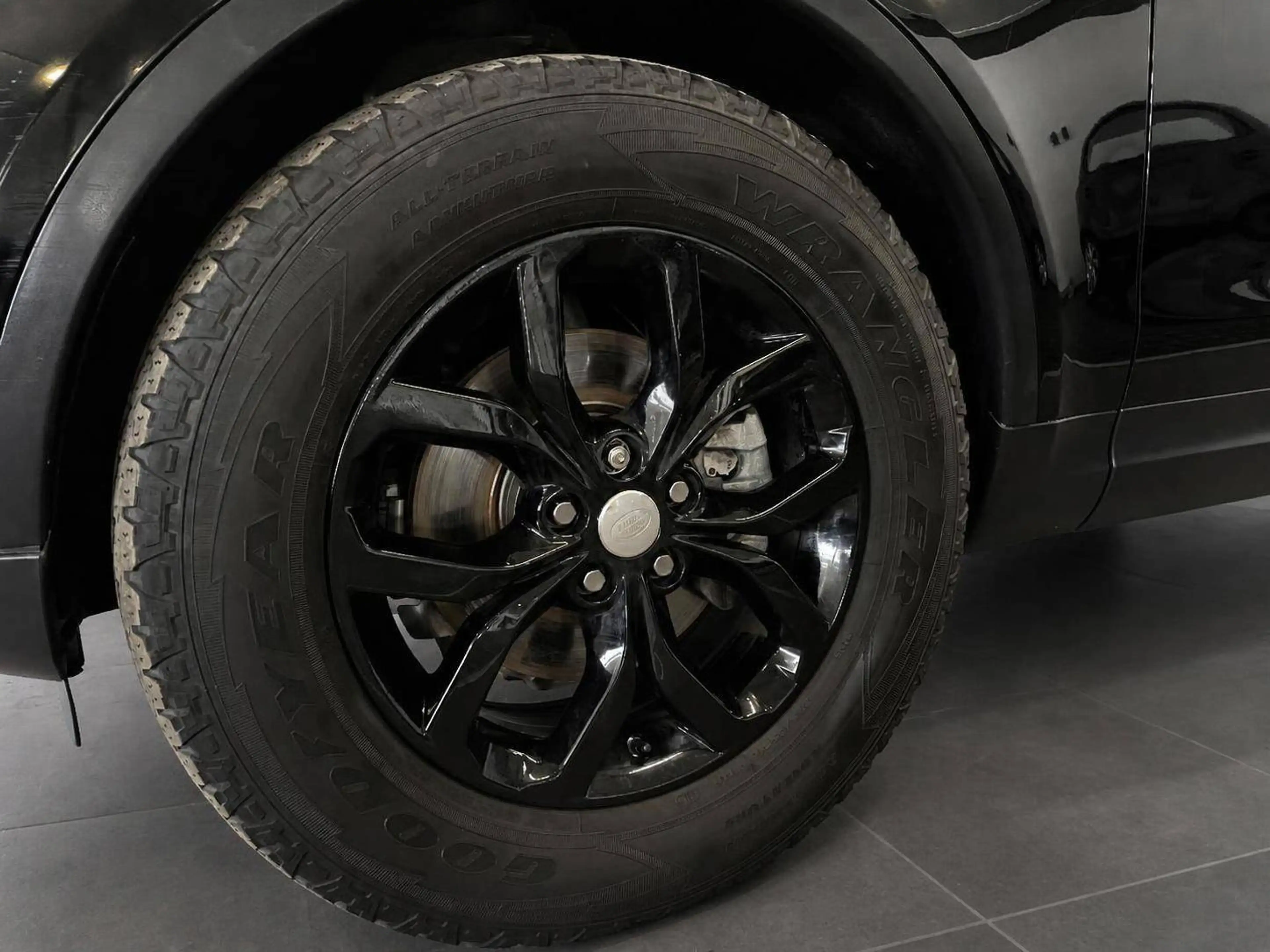 Land Rover Discovery S SD4 — photo 4