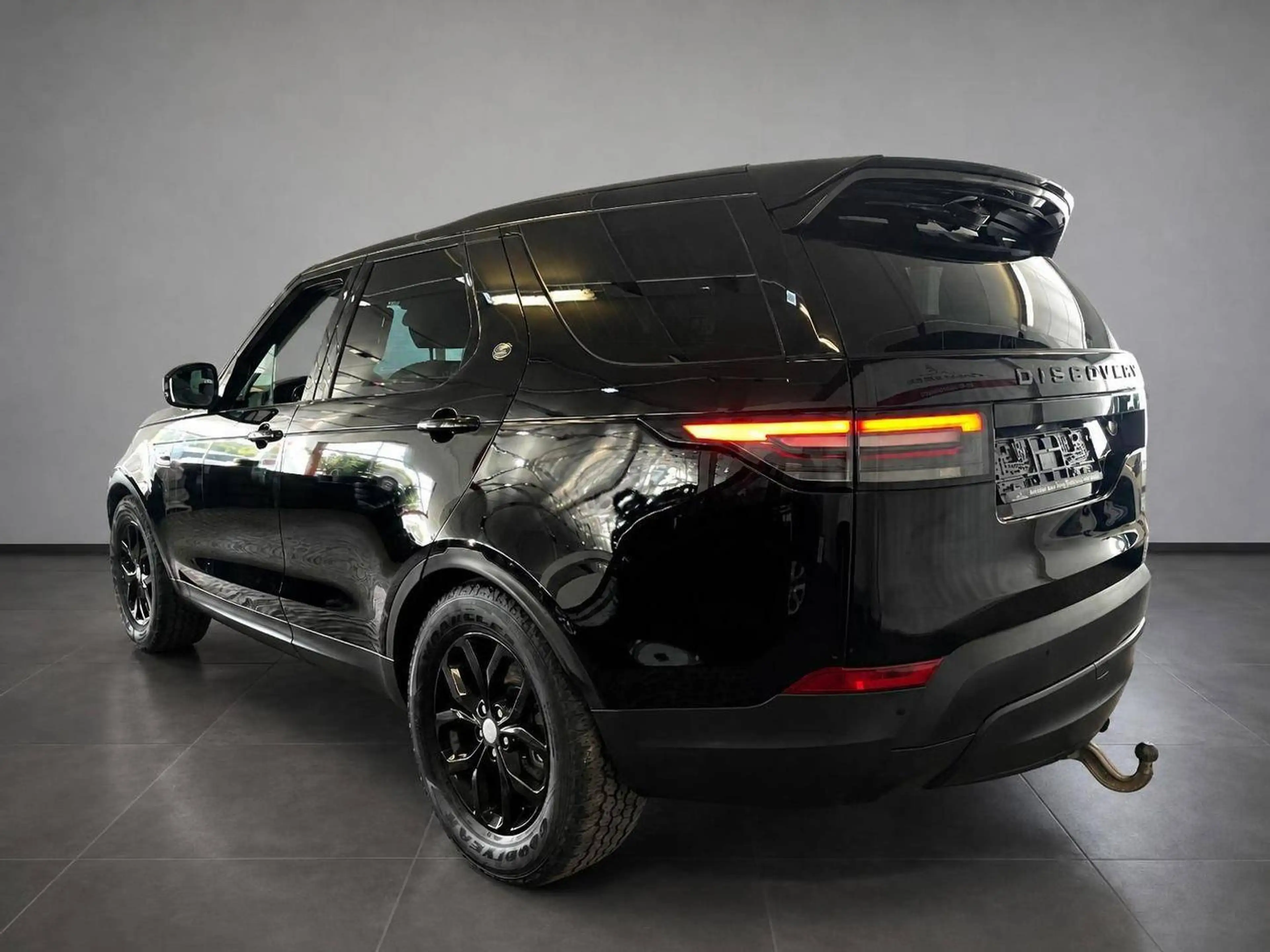 Land Rover Discovery S SD4 — photo 5