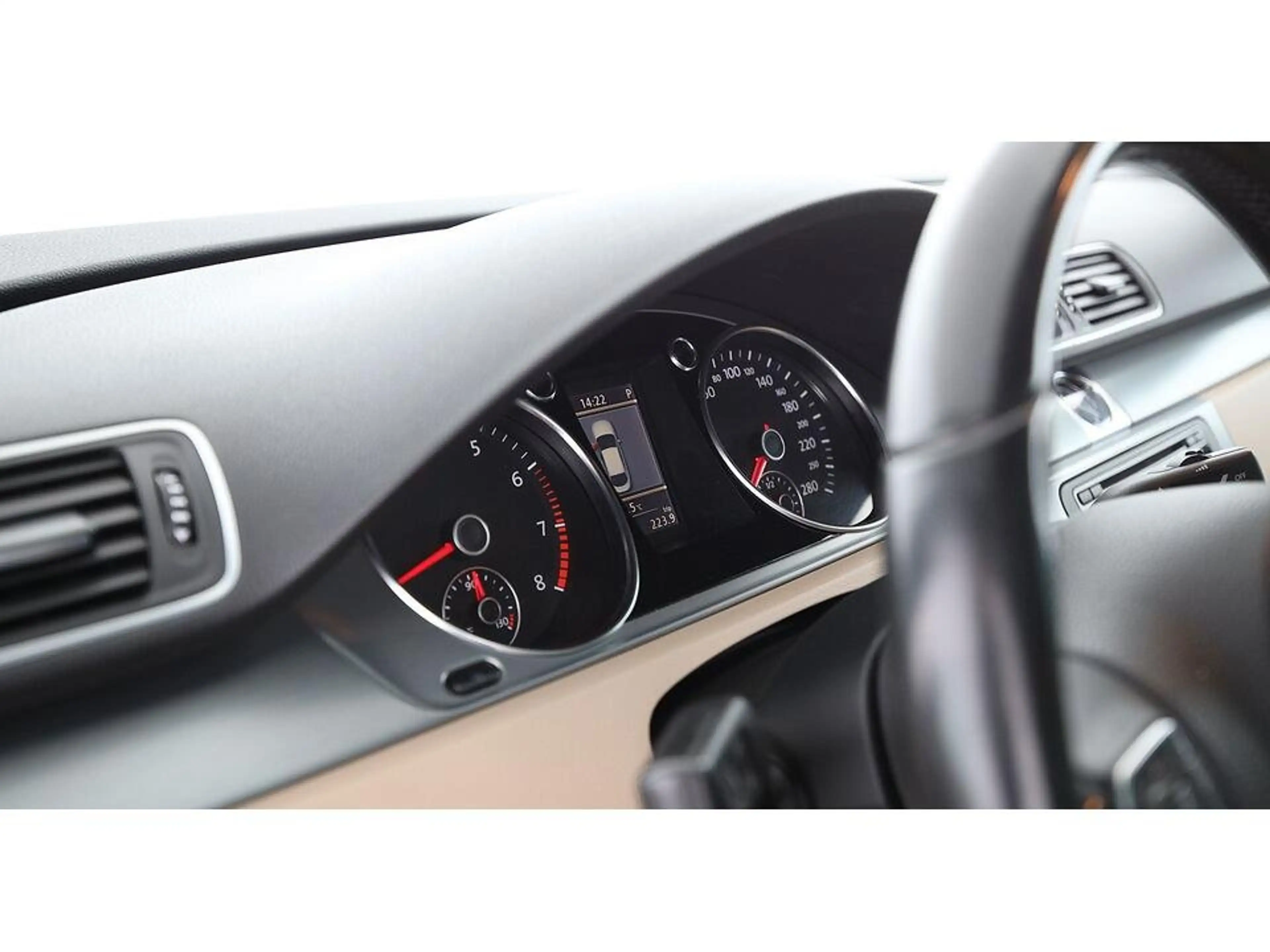 Volkswagen CC 1.8 TSI R-Line Aut XENON LEDER NAVI SITZHZG — photo 15