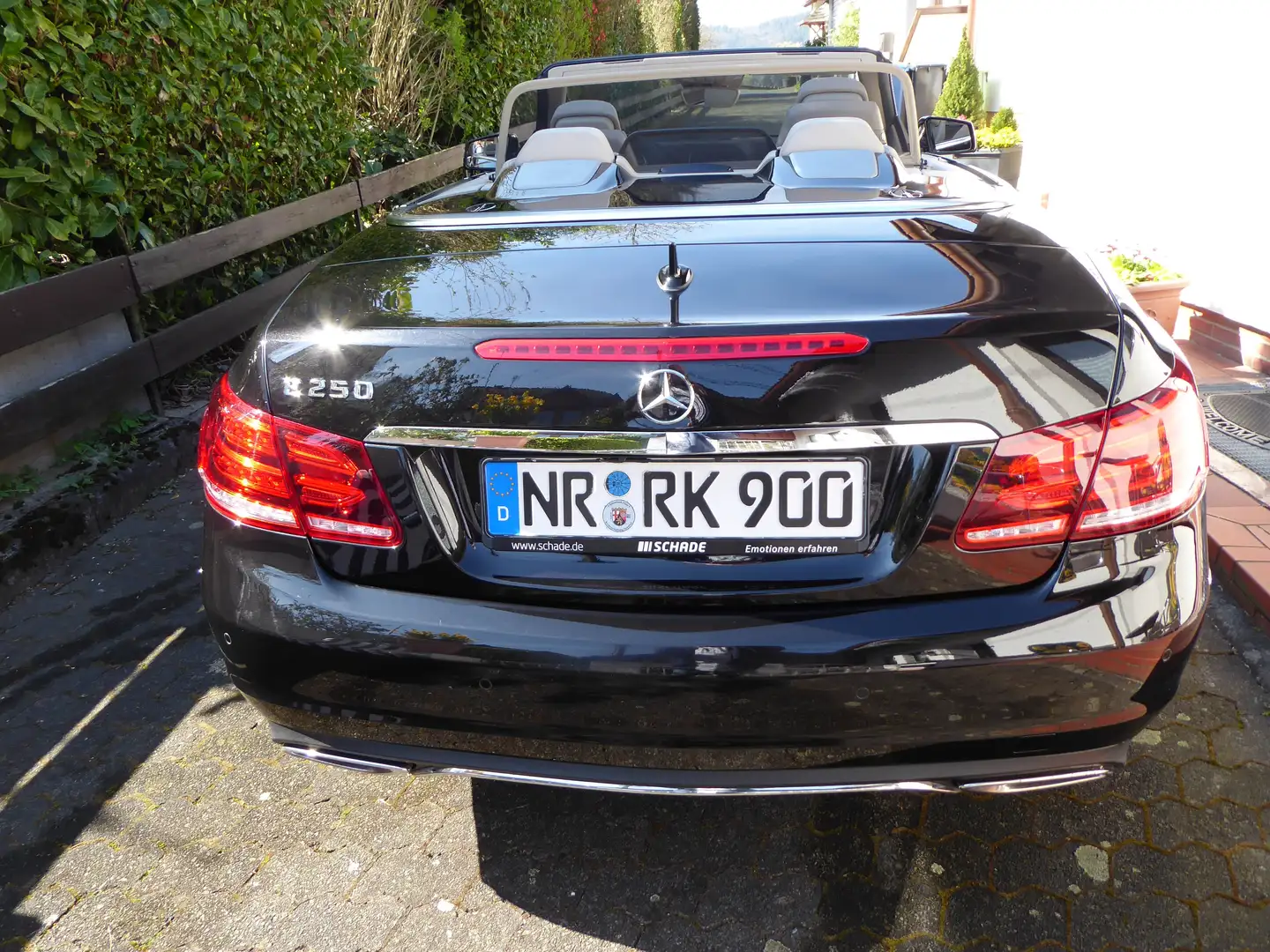 Mercedes-Benz E 250 E-Klasse Cabrio Cabrio 7G-TRONIC Schwarz - 2