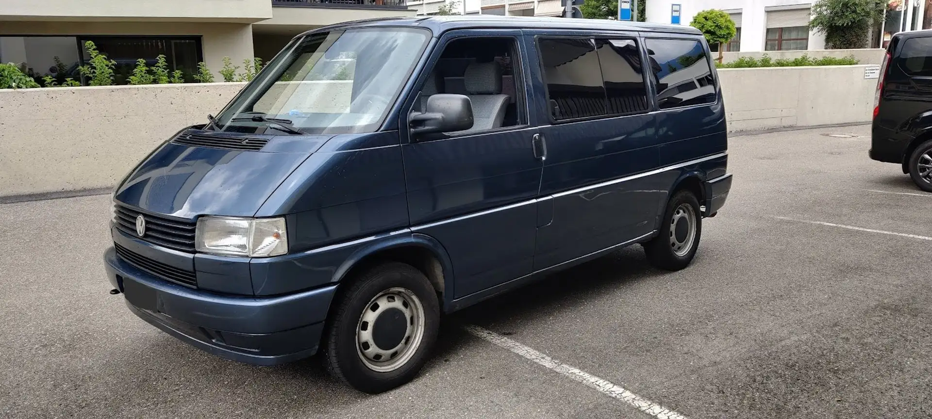 Volkswagen T4 Caravelle 2.4L Syncro - 2