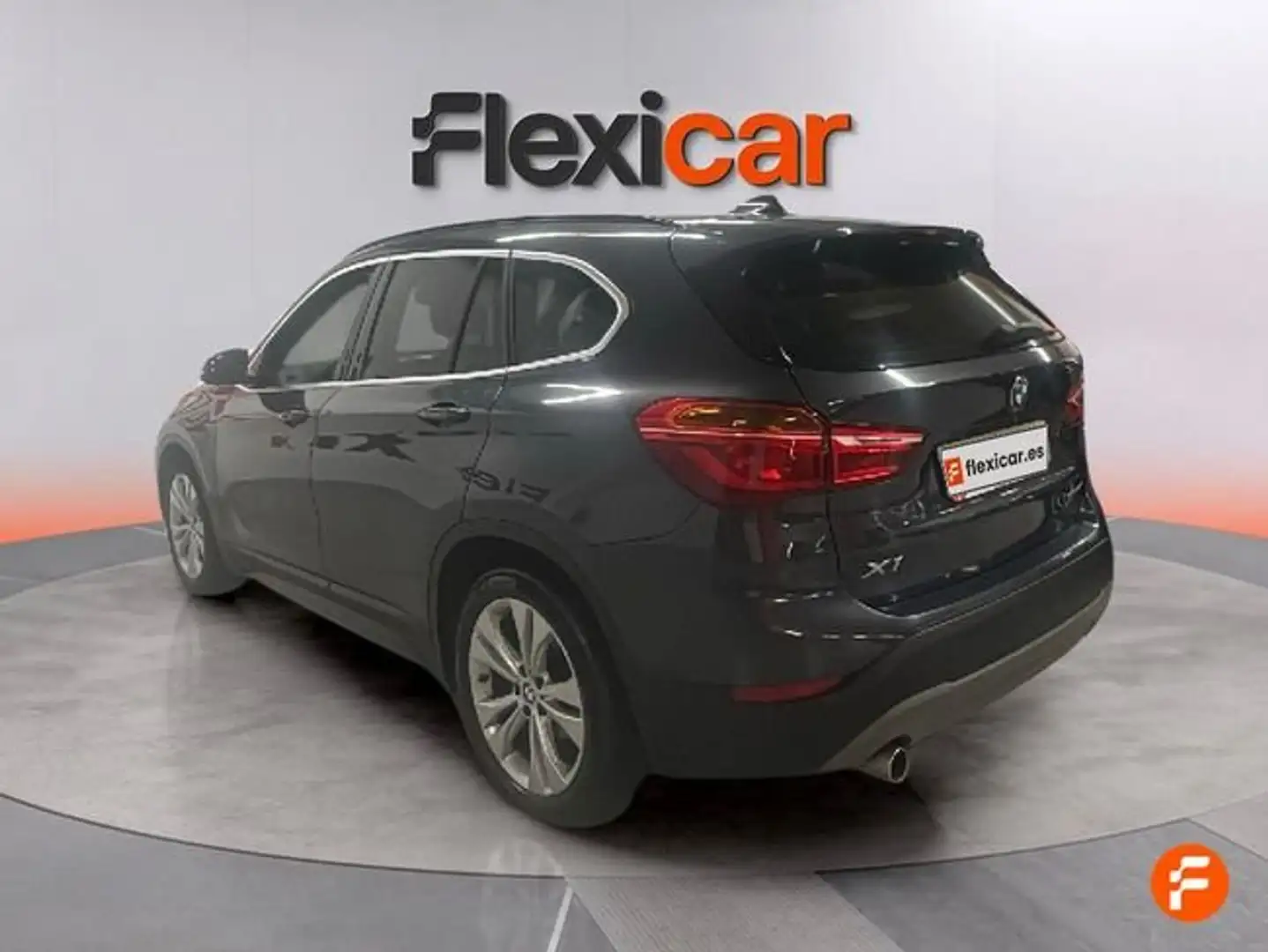 BMW X1 sDrive 18iA Gris - 2