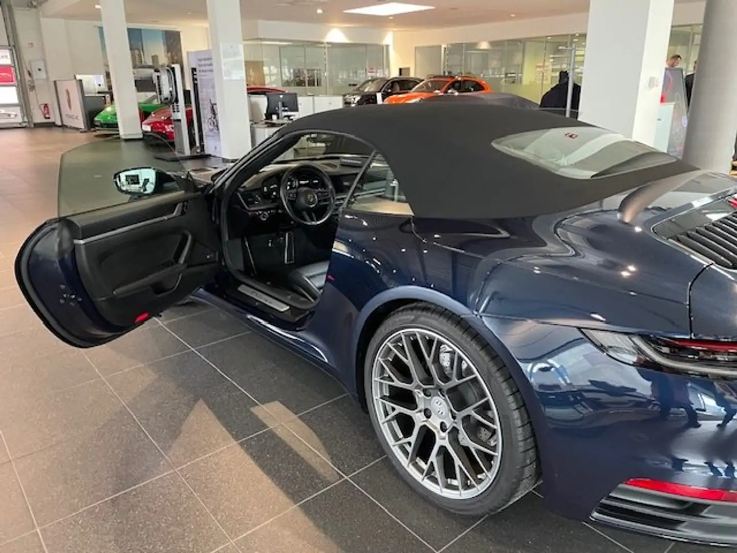 Porsche 992 911 Cabrio 911 Carrera Cabriolet PDK Blau - 2