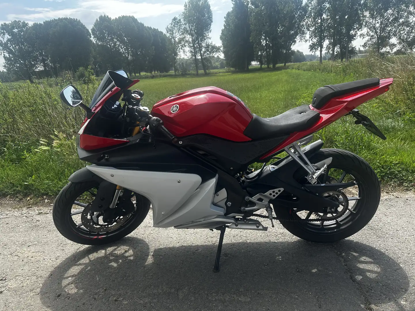 Yamaha YZF-R125 Rouge - 2