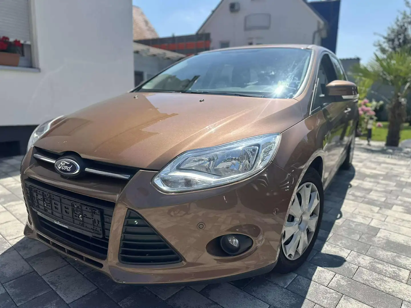 Ford Focus Trend// KLIMA/ NEUEN TÜV // Braun - 1