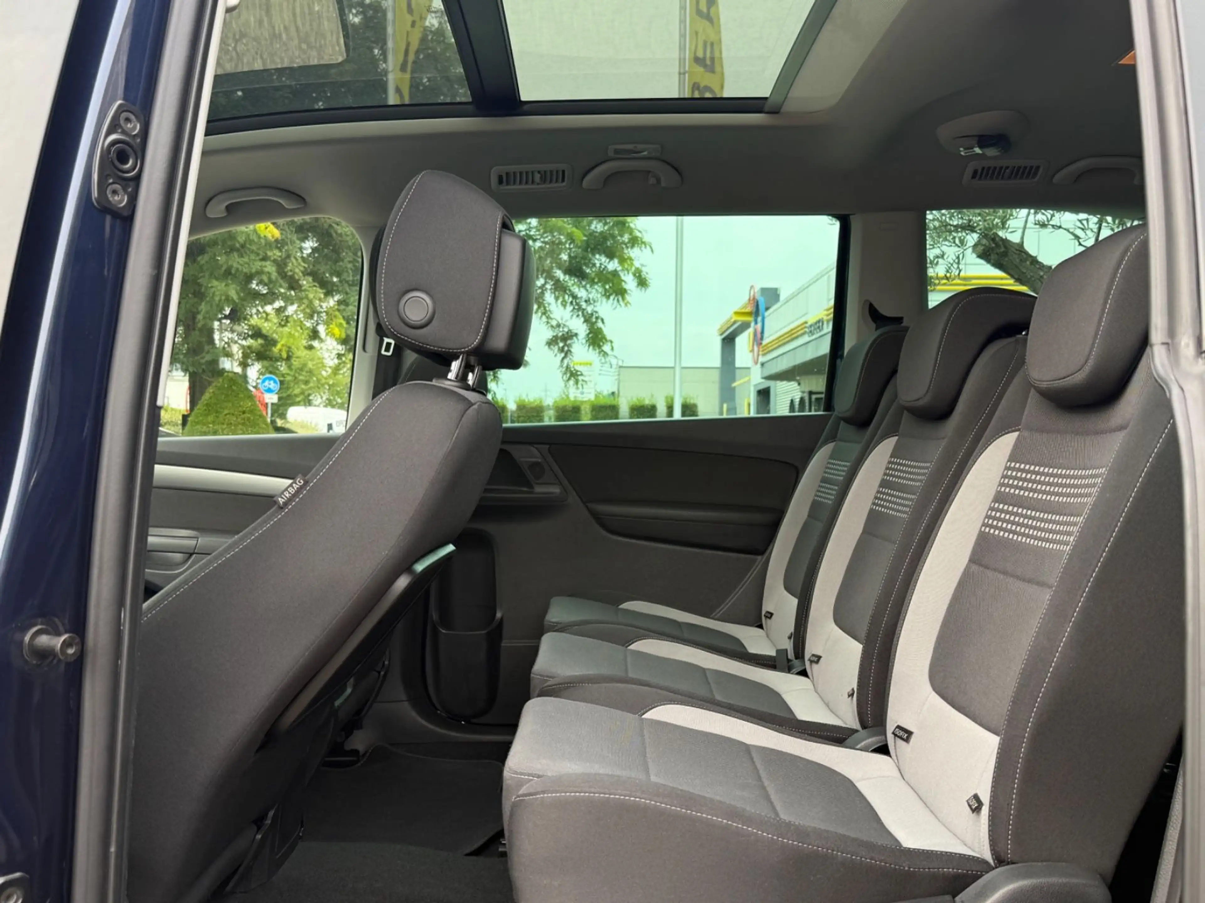 Volkswagen Sharan Comfortline*1.4L*AMBIENT*PANO*7SITZER*RFK — photo 6
