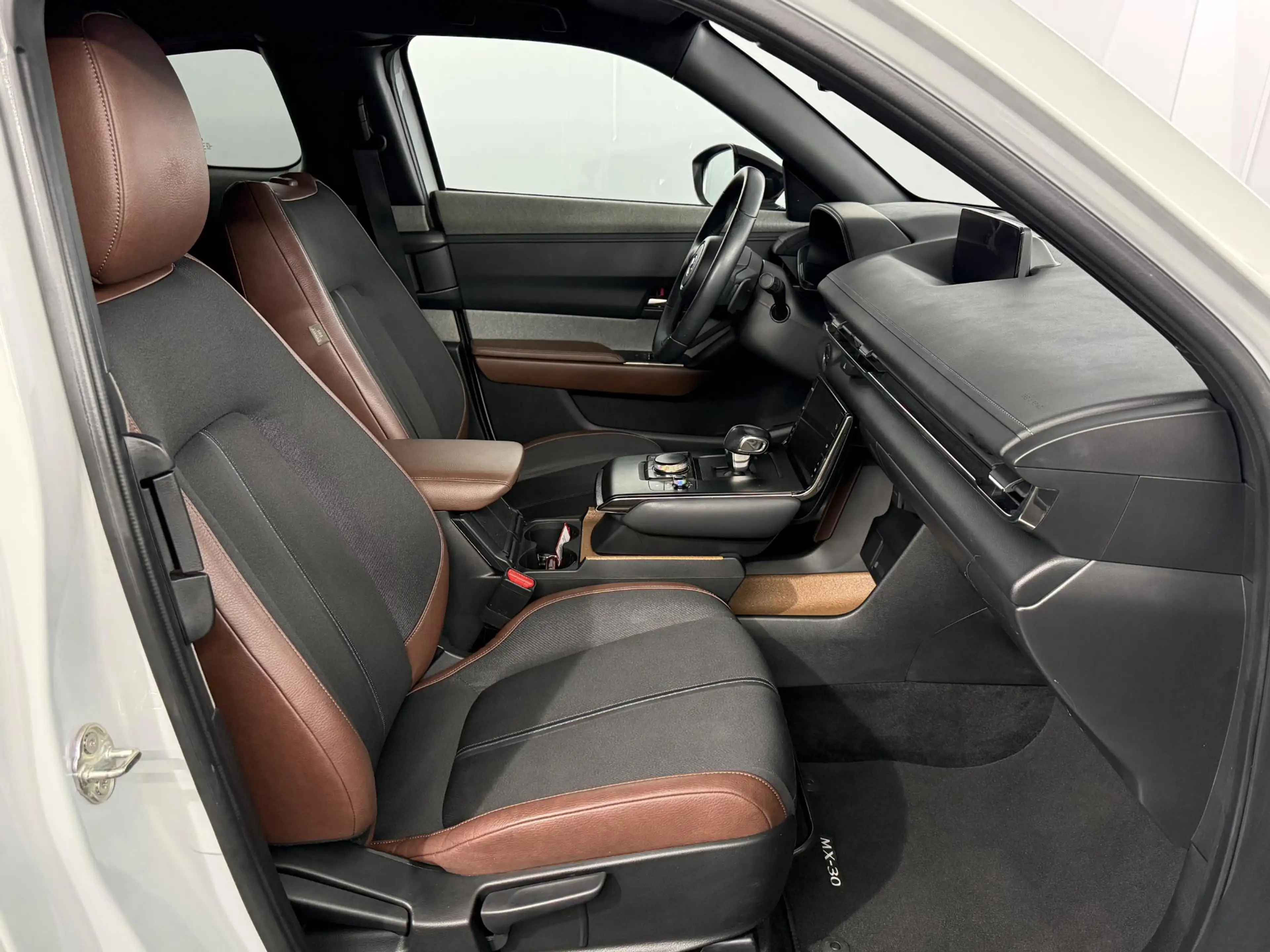 Mazda MX-30 e-SkyActiv 145 First Edition 36 kWh / 100% Electri — photo 12