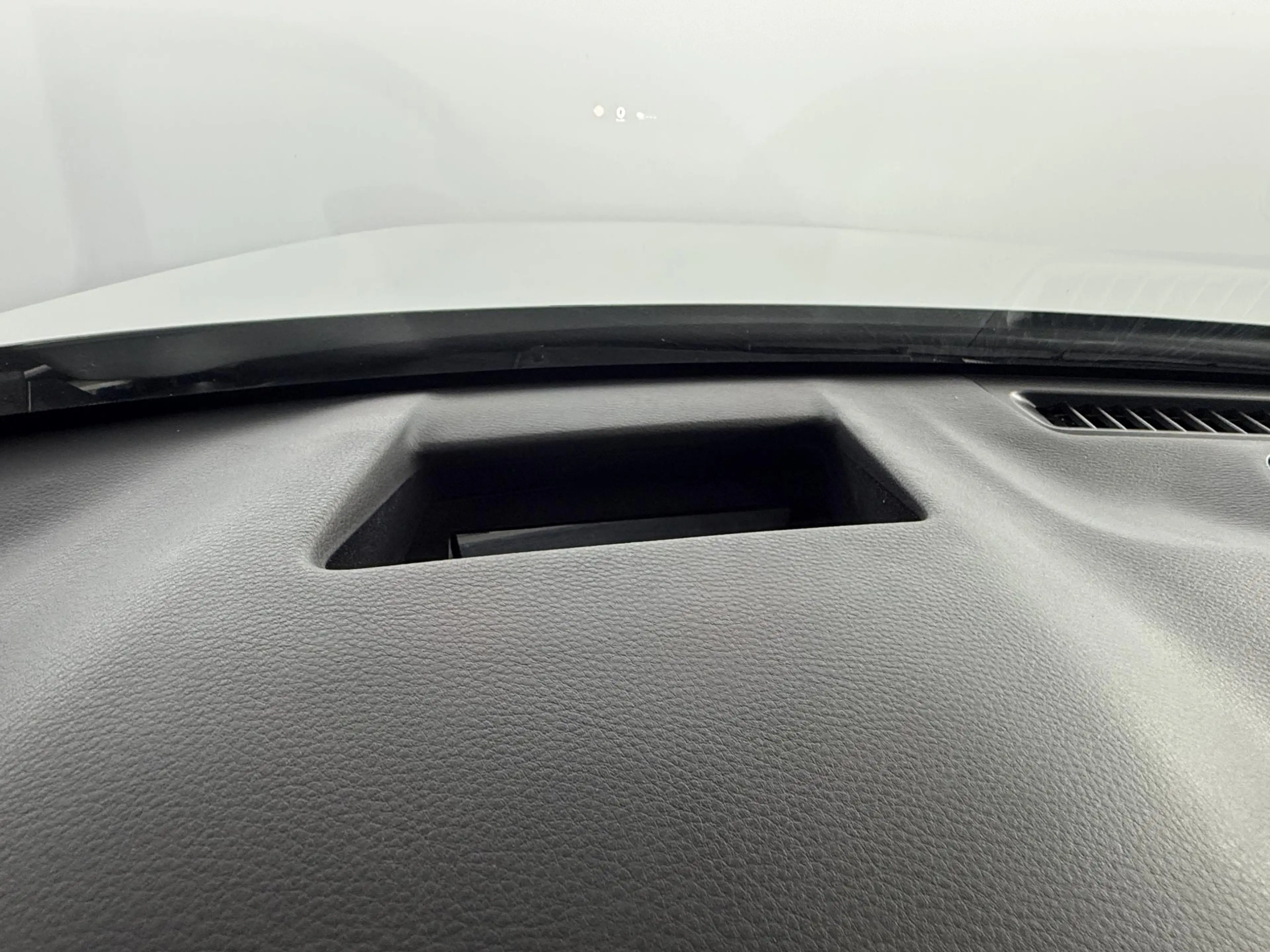 Mazda MX-30 e-SkyActiv 145 First Edition 36 kWh / 100% Electri — photo 13