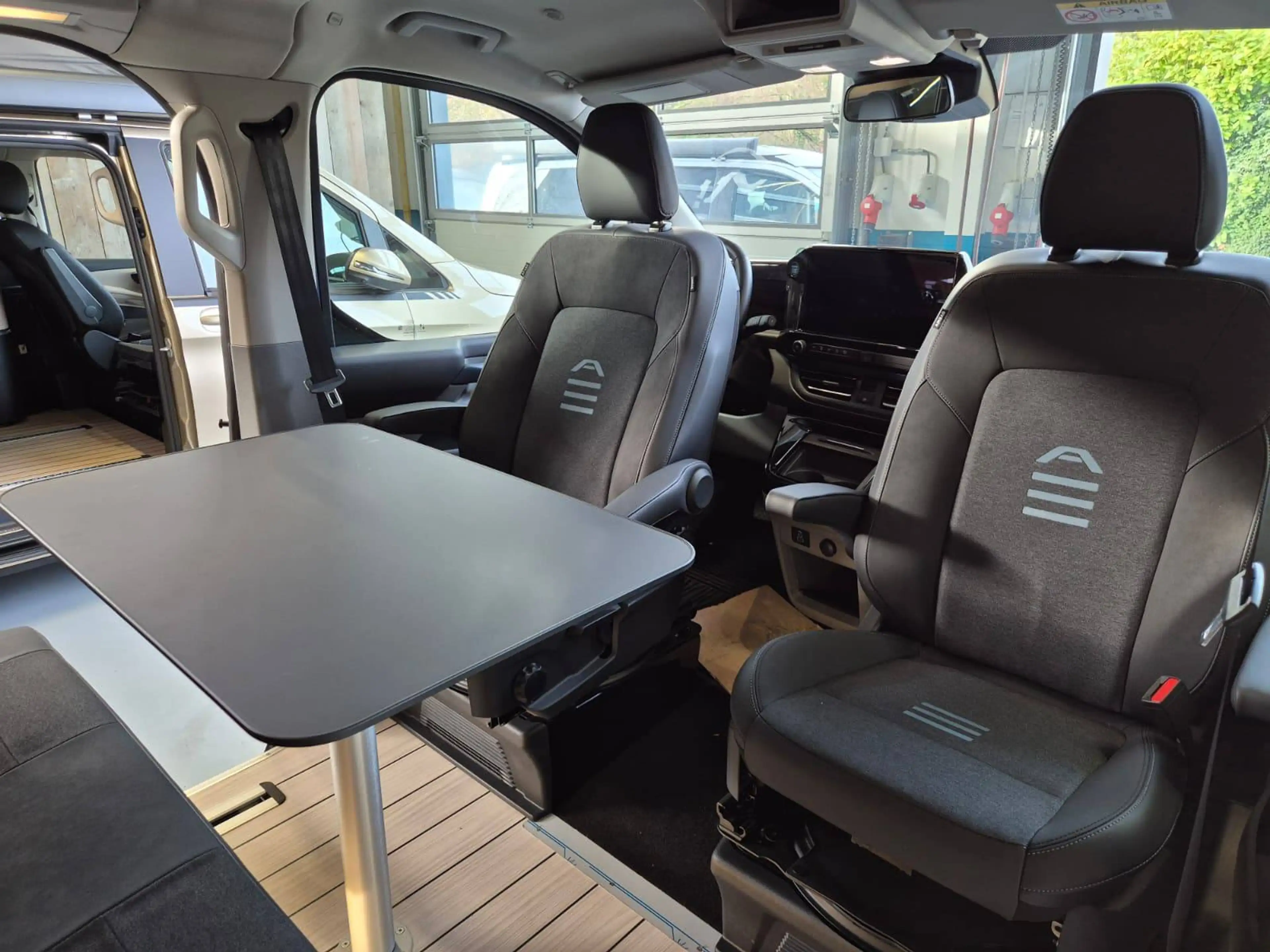 Ford Nugget Ford Nugget LWB (Lange Wielbasis) - 4x4 — photo 8