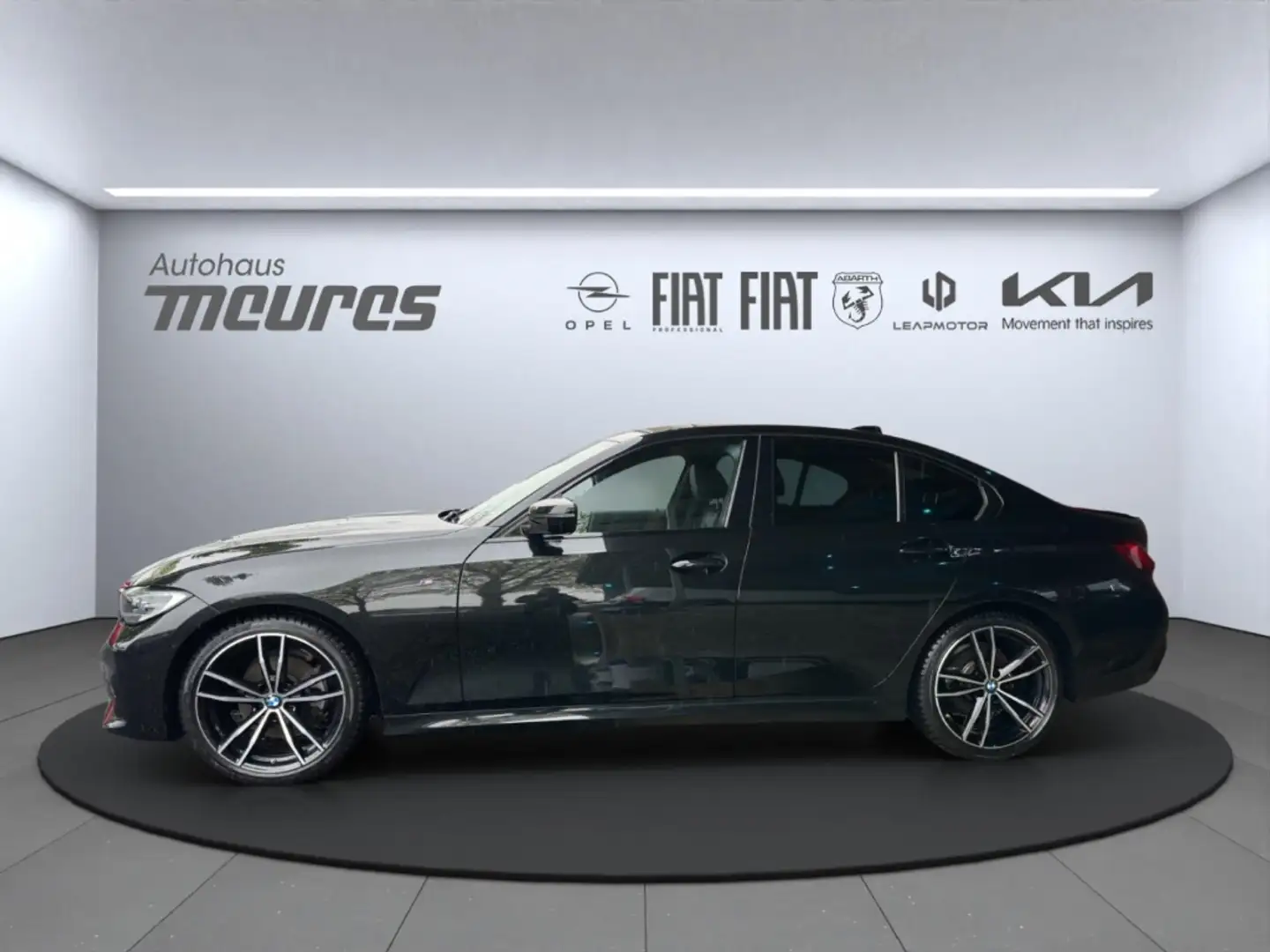 BMW 320 i M Sport LIM. NAVI KAMERA ALCANTARA AMBIENTE SHZ Nero - 2
