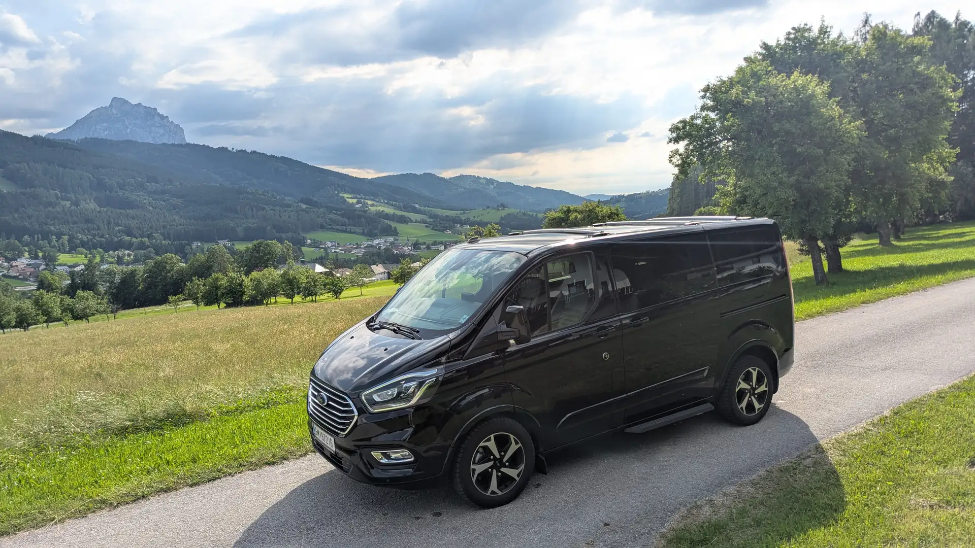 Ford Tourneo Custom Tourneo Custom 2,0 EcoBlue 320 L1 Titanium-X Aut. Titanium-X Schwarz - 2