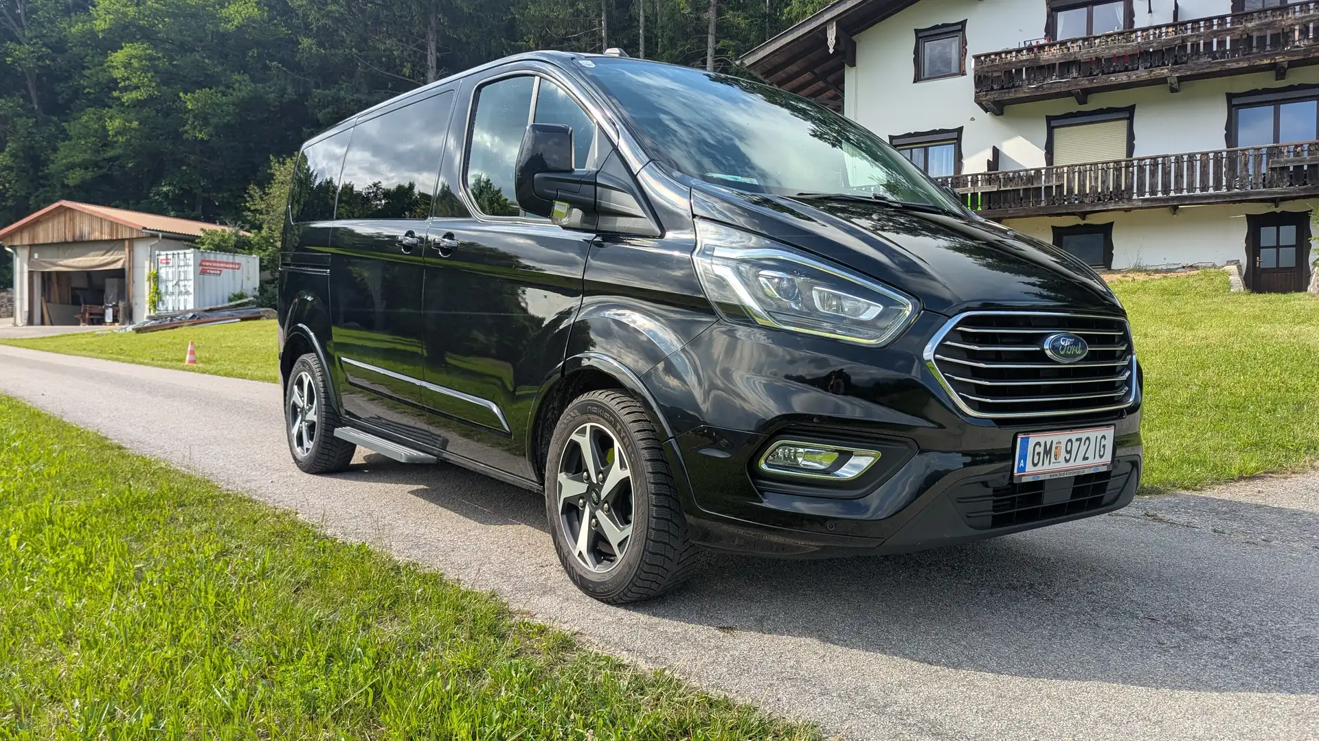 Ford Tourneo Custom Tourneo Custom 2,0 EcoBlue 320 L1 Titanium-X Aut. Titanium-X Schwarz - 1