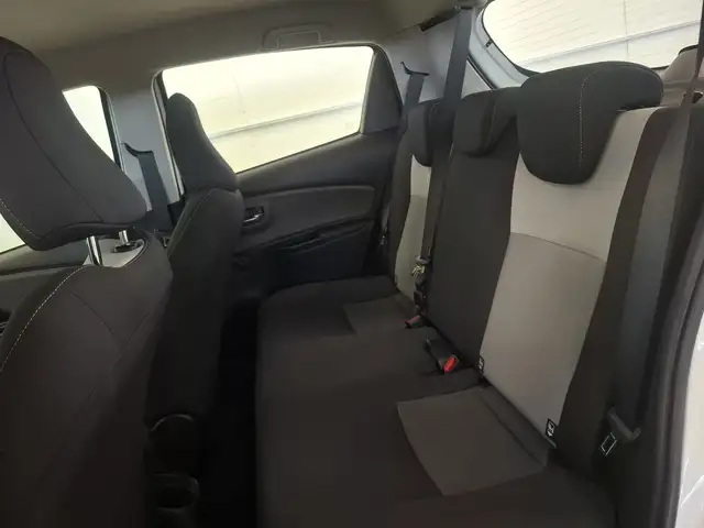Toyota Yaris view 10