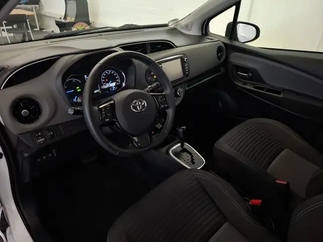 Toyota Yaris view 8