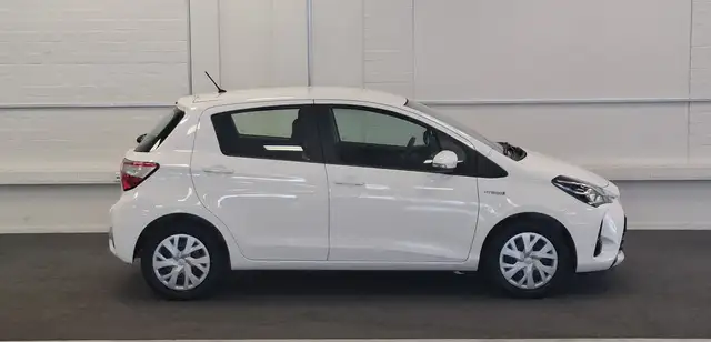 Toyota Yaris view 5